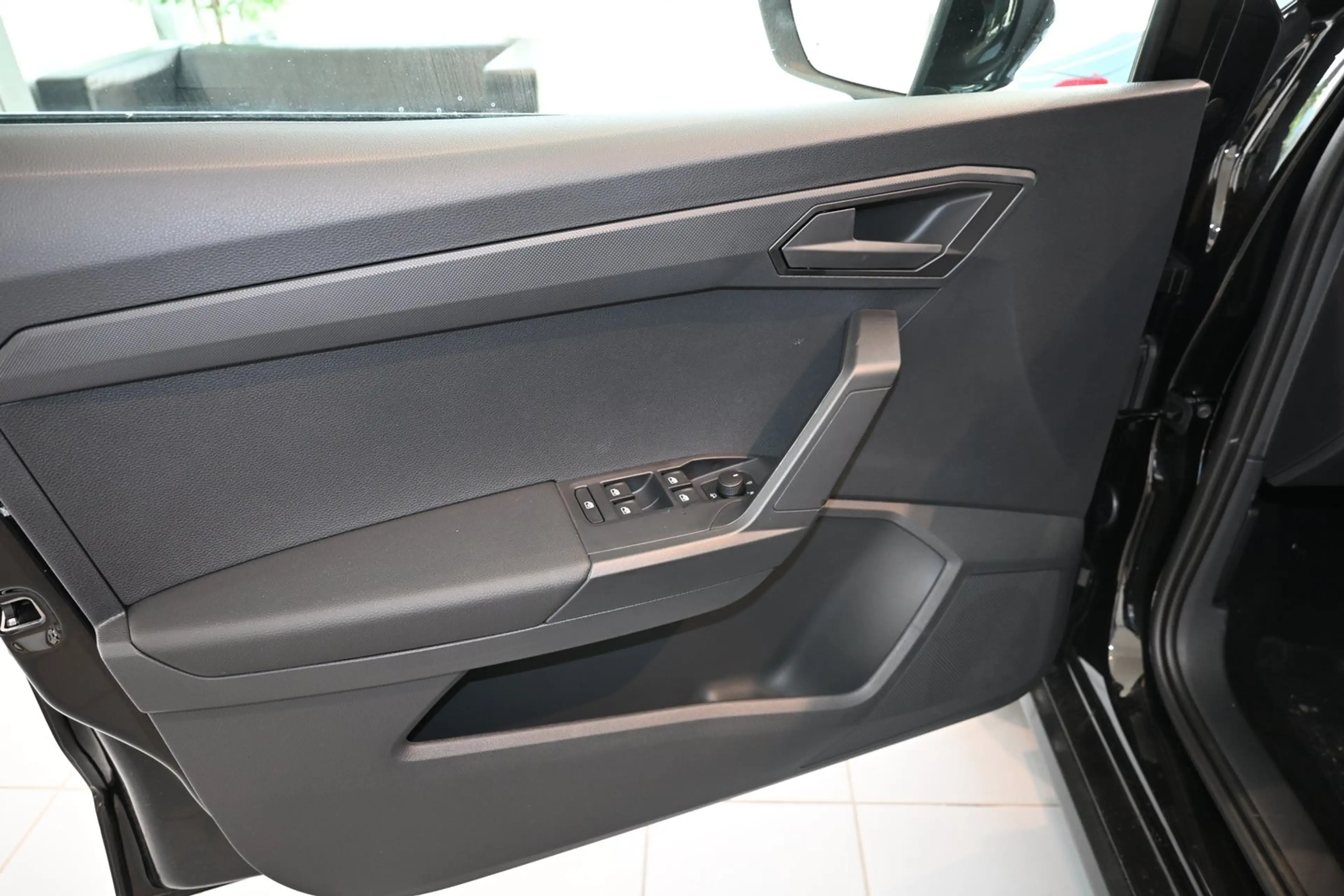 SEAT Arona Reference Edition 1.0 TSI — photo 6