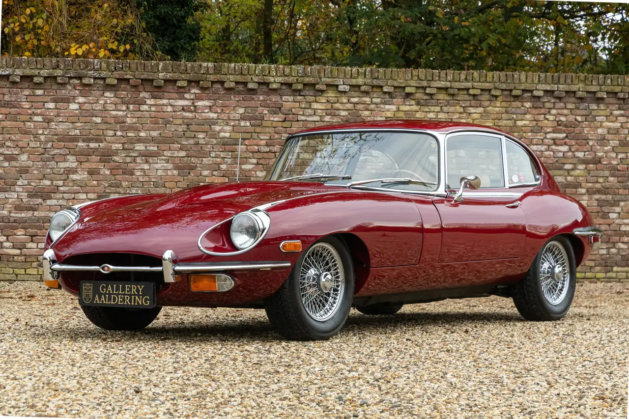 Jaguar E-Type 4.2 Litre 2+2 Coupe Series 2 "Regency Red - Automa, foto 1