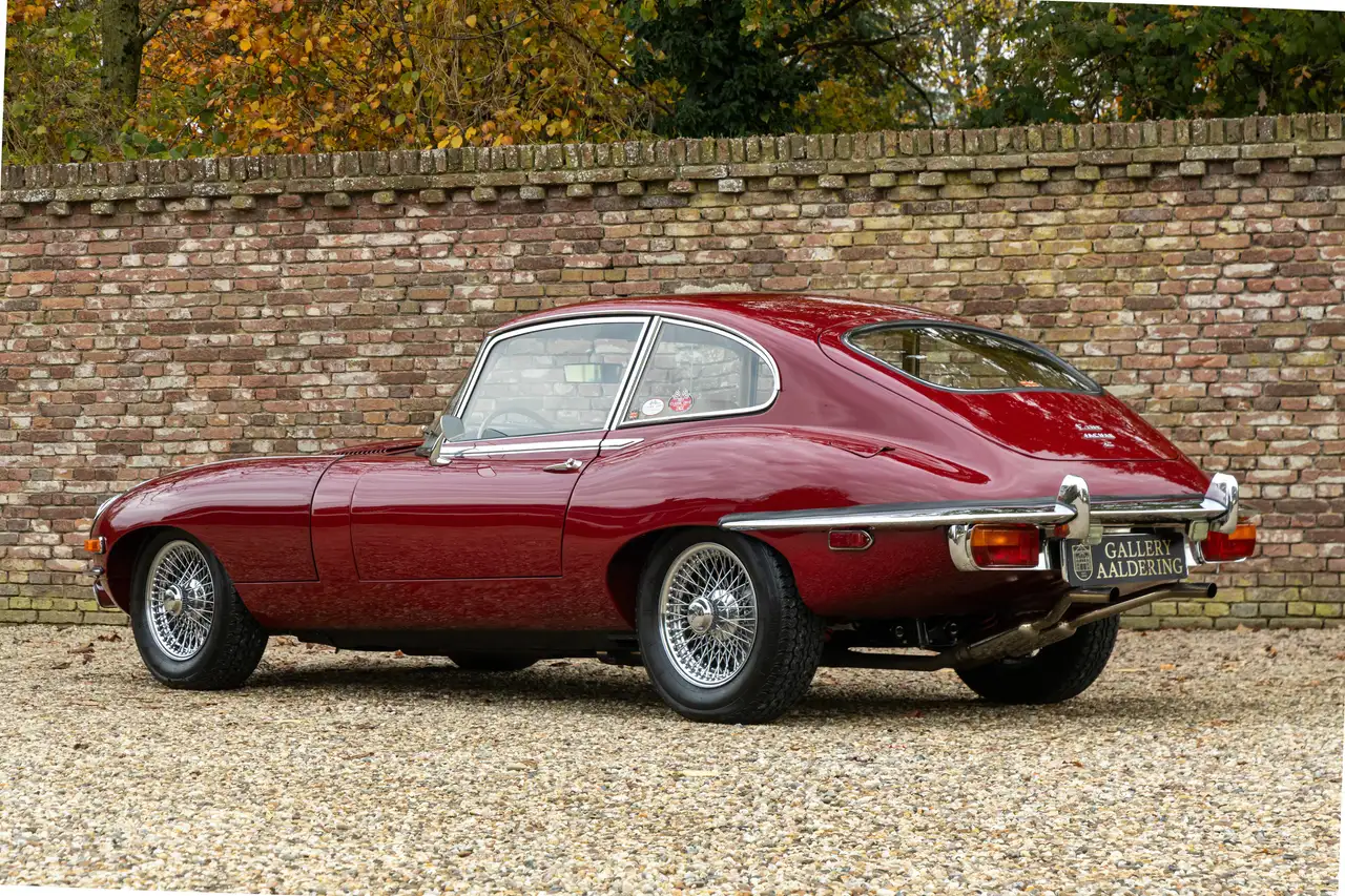 Jaguar E-Type 4.2 Litre 2+2 Coupe Series 2 "Regency Red - Automa, foto 2