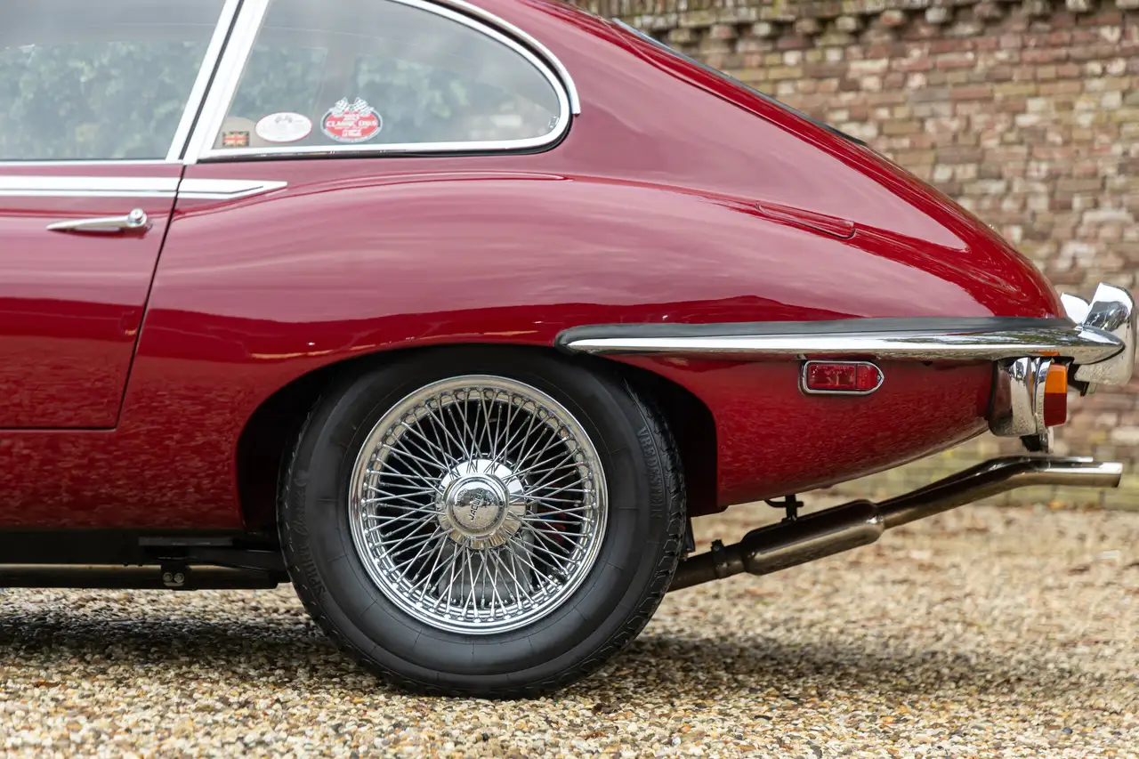 Jaguar E-Type 4.2 Litre 2+2 Coupe Series 2 "Regency Red - Automa, foto 9