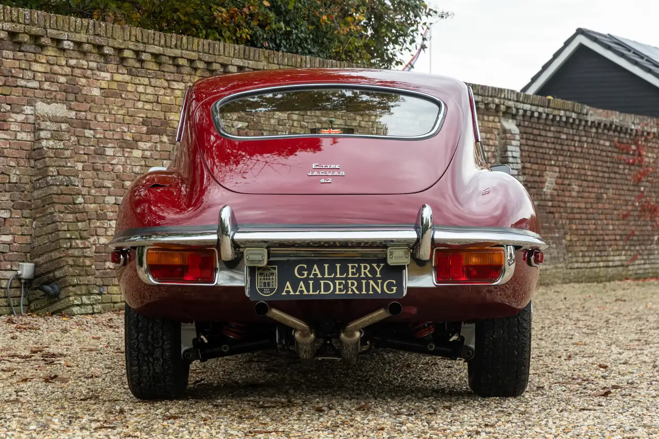 Jaguar E-Type 4.2 Litre 2+2 Coupe Series 2 "Regency Red - Automa, foto 6