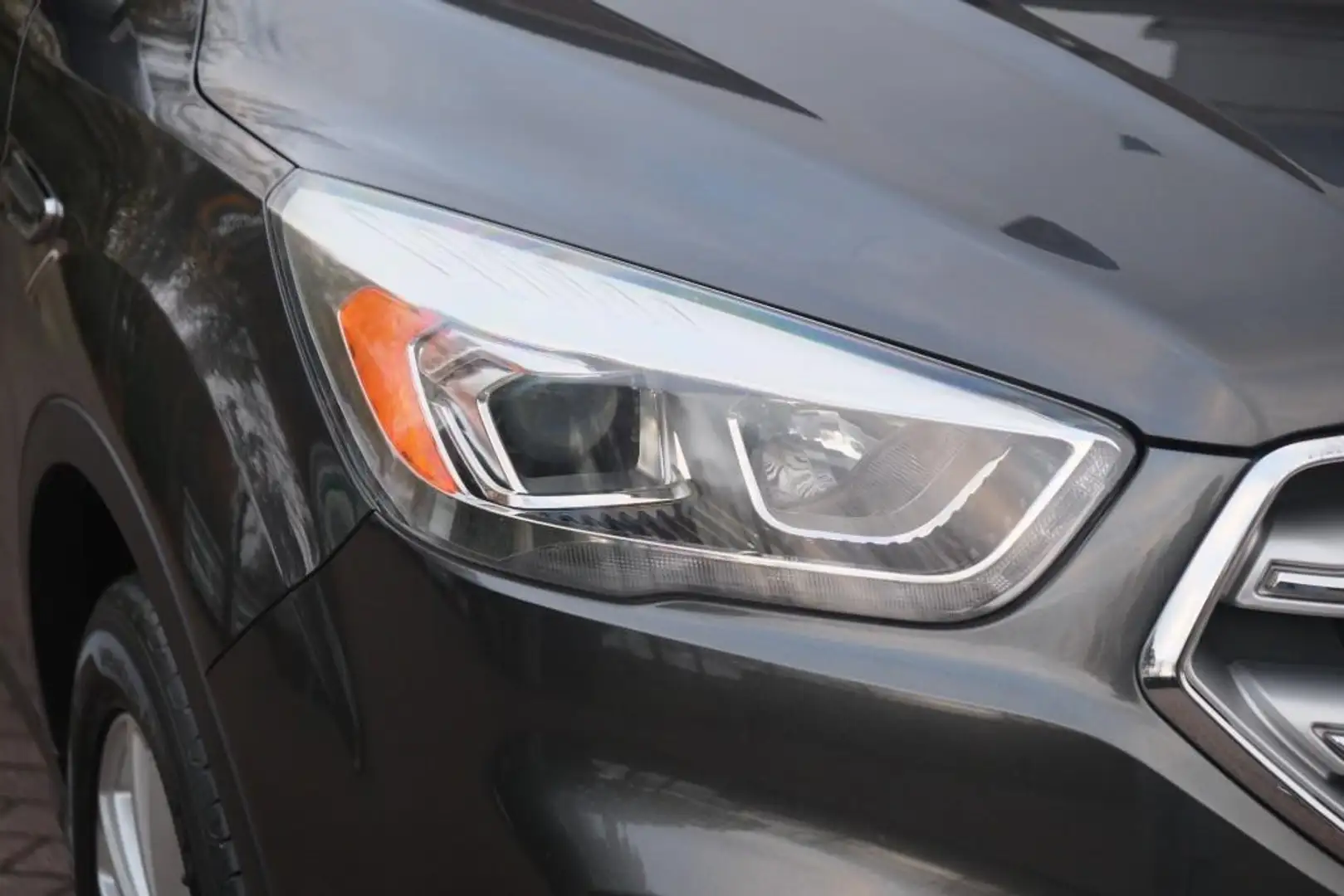 Ford Kuga 1.5 EcoBoost 120pk Trend Ultimate | Navi | App Con Grijs - 2