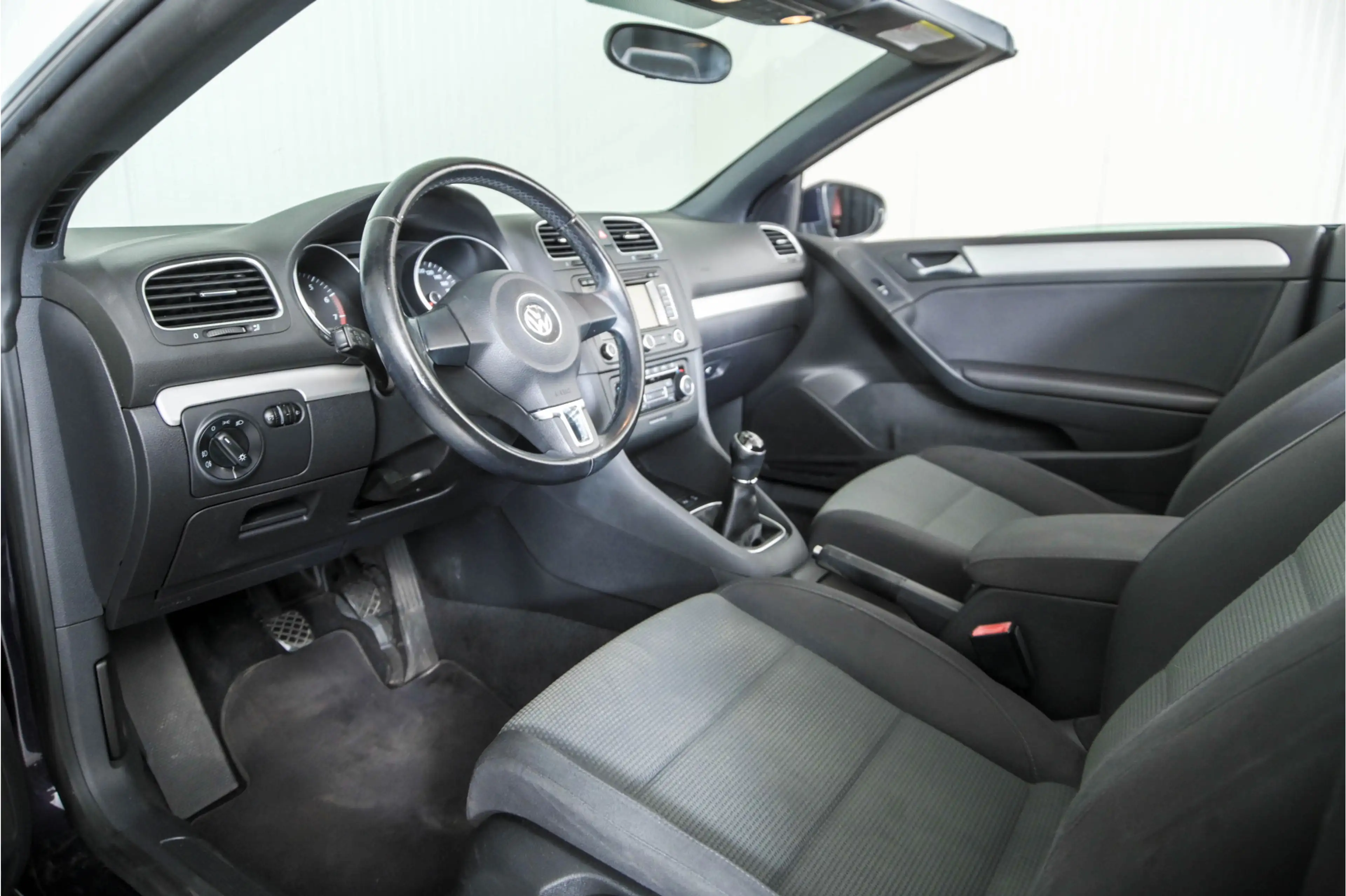 Volkswagen Golf Cabriolet 1.2 TSI BlueMotion — photo 11