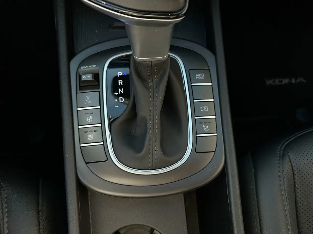 Hyundai KONA снимка Hyundai KONA