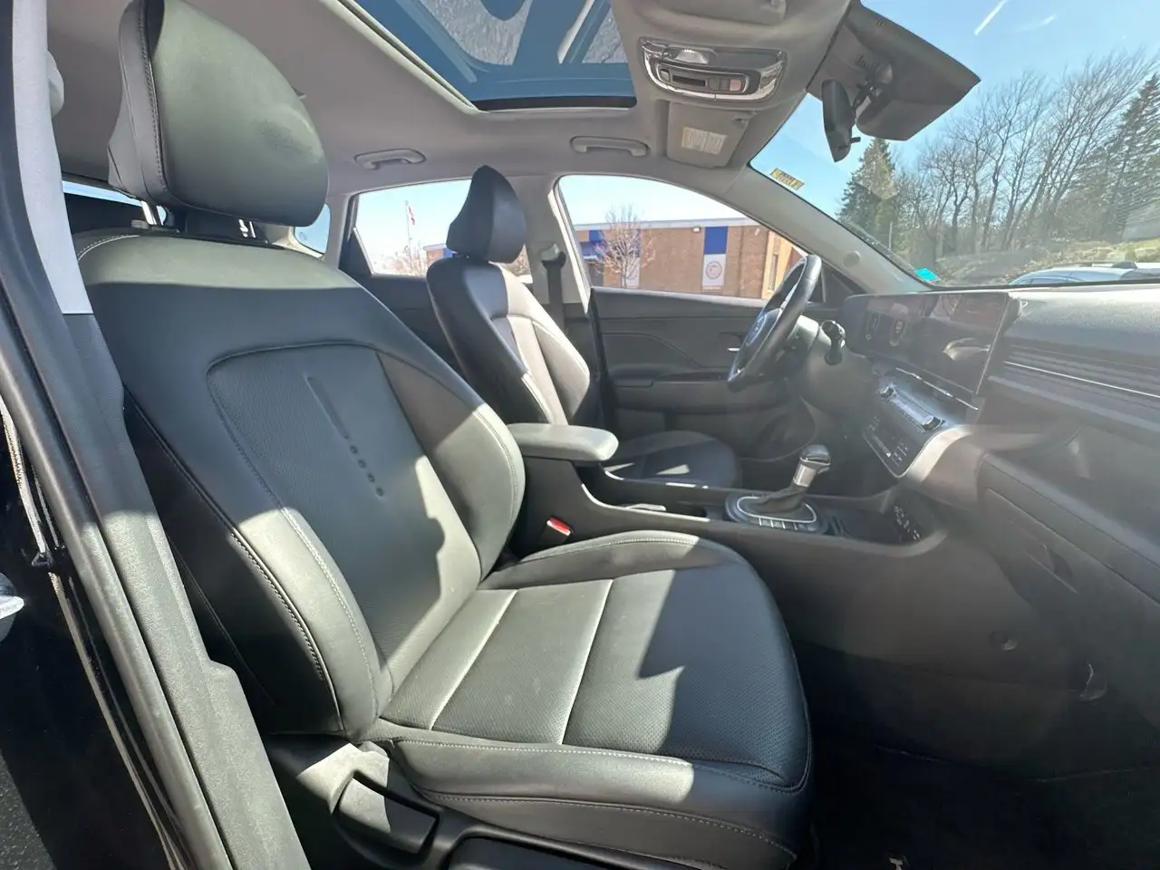 Hyundai KONA снимка Hyundai KONA