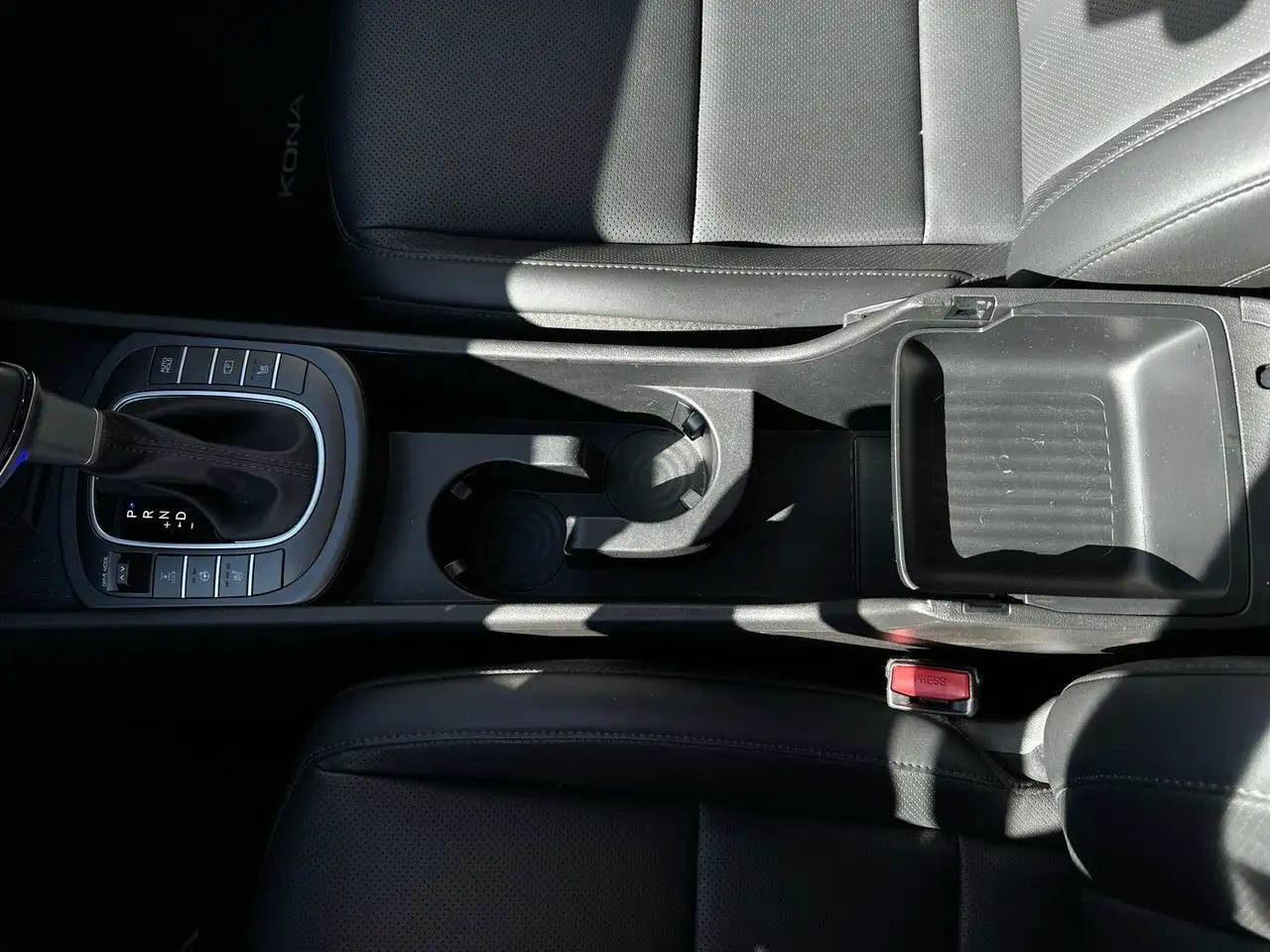 Hyundai KONA снимка Hyundai KONA