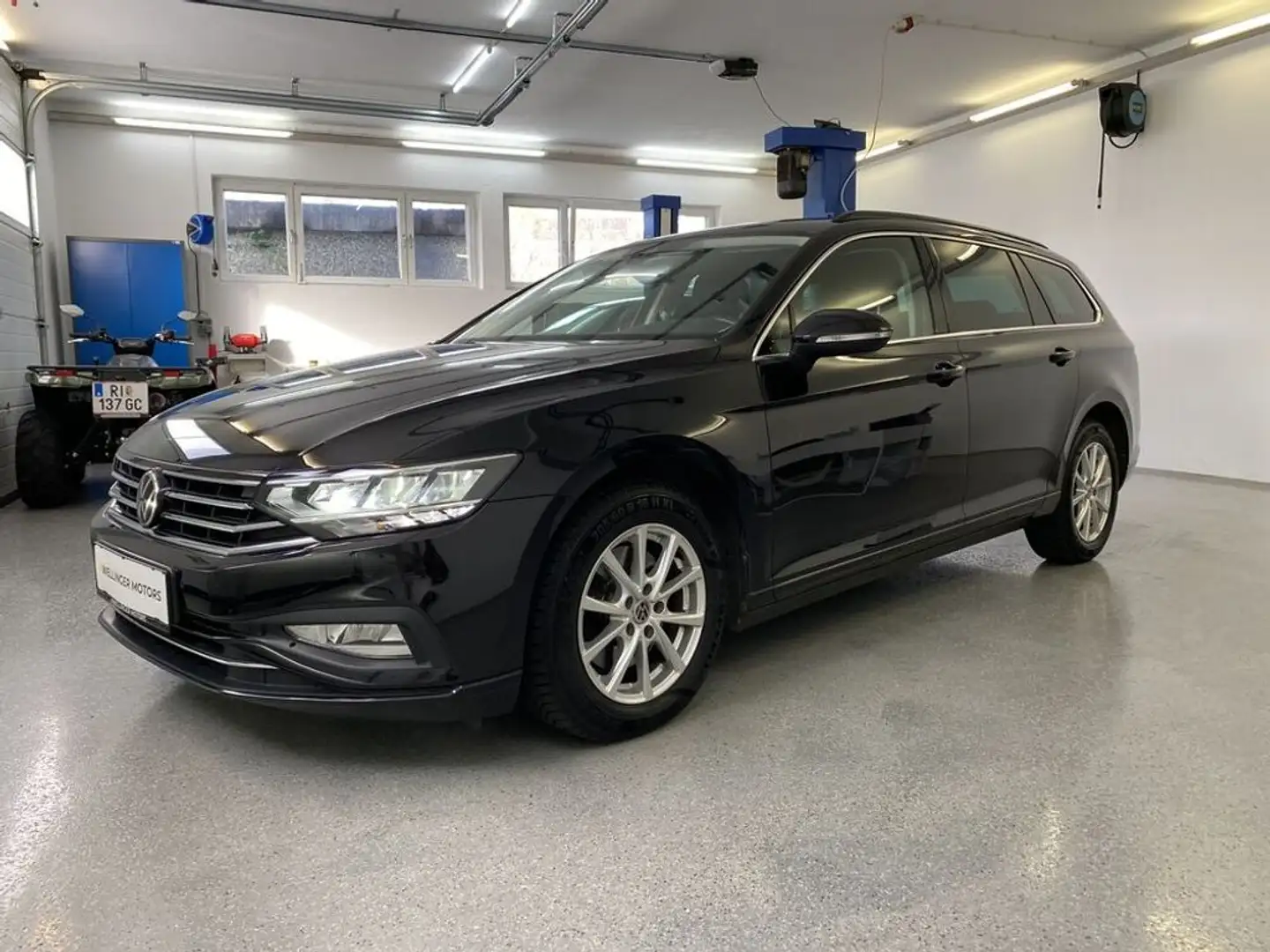 Volkswagen Passat Business Automatik Schwarz - 1