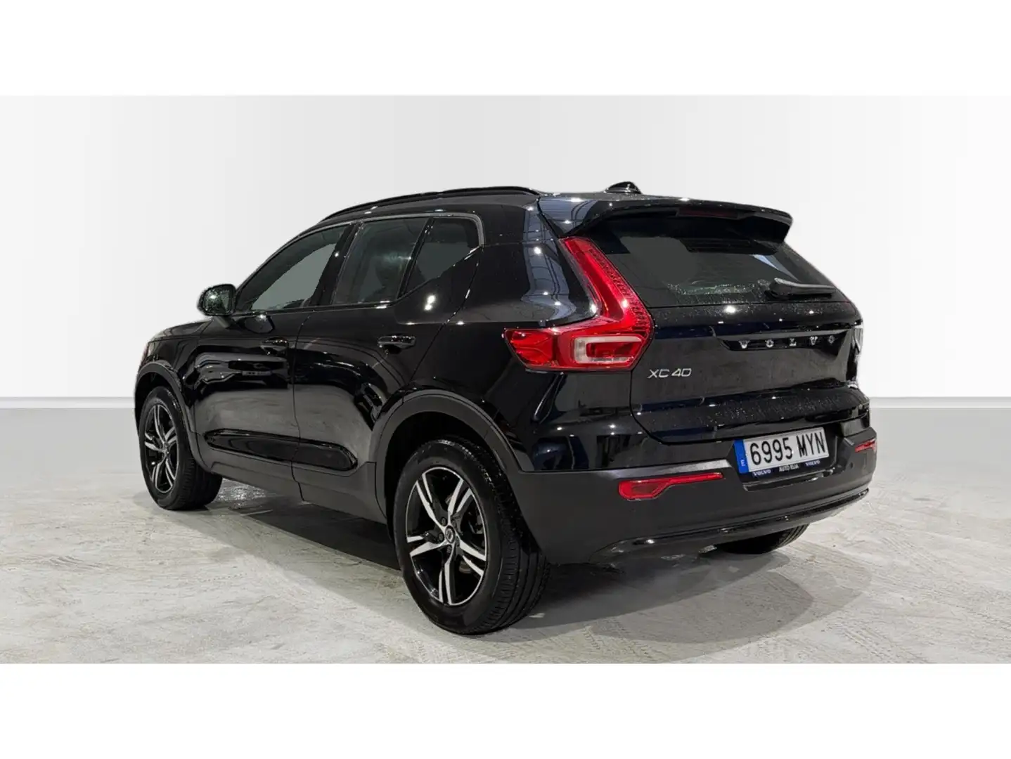 Volvo XC40 B3 Plus Aut. Negro - 2