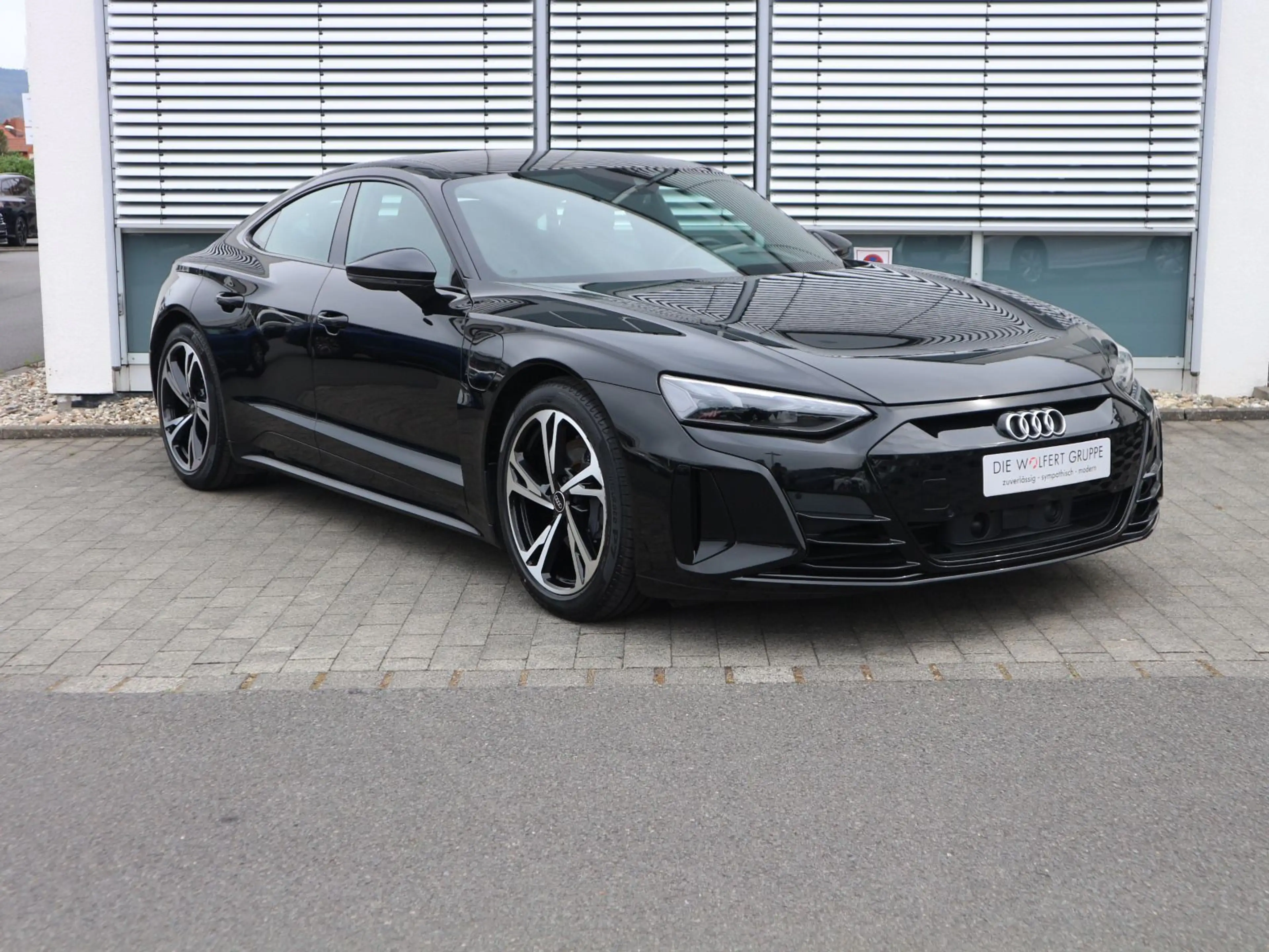 Audi e-tron GT RFK*PANO*HUD*B&O*CARPLAY — photo 2