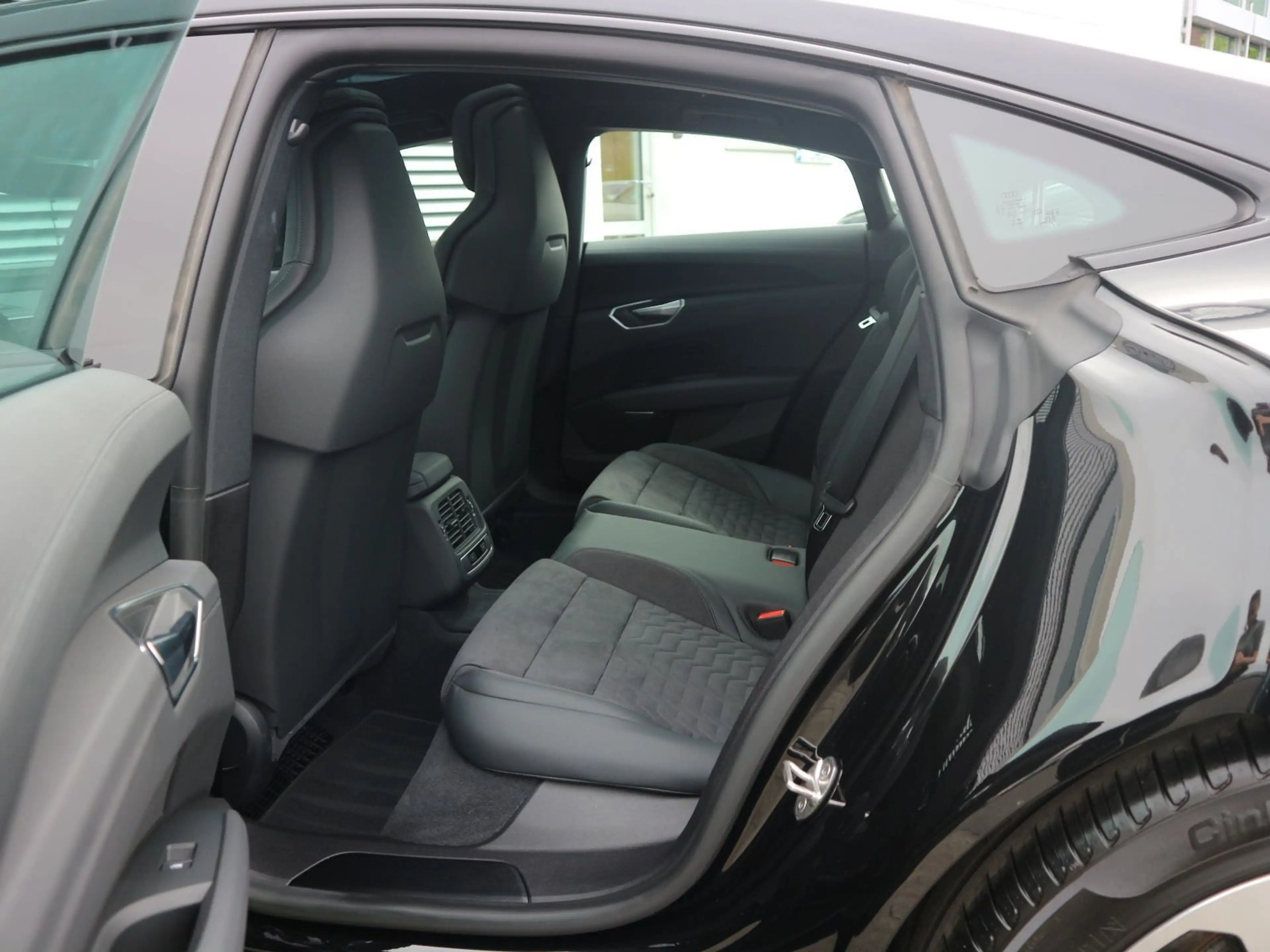 Audi e-tron GT RFK*PANO*HUD*B&O*CARPLAY — photo 13