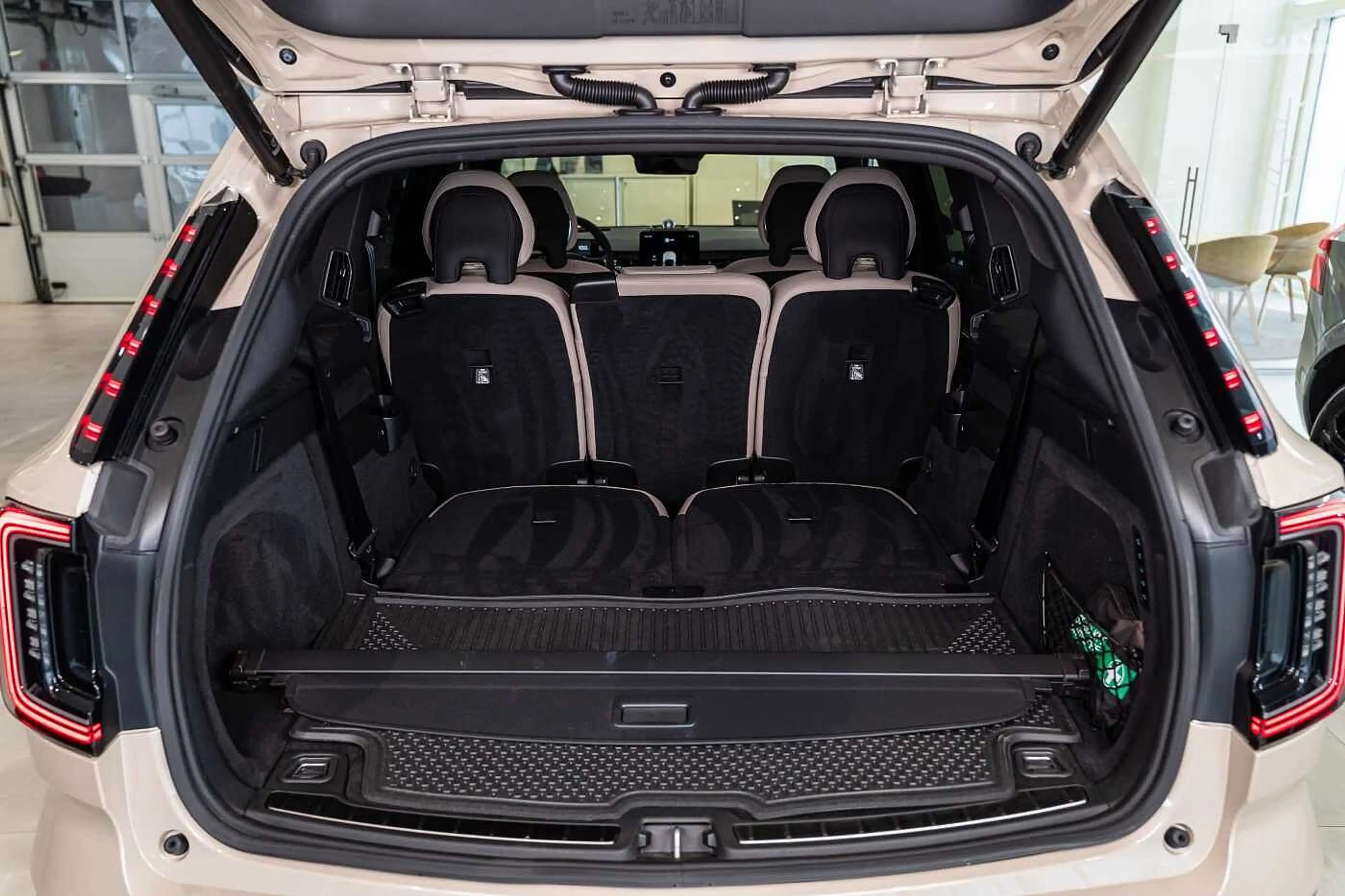 Volvo EX90 Ultra, Twin Motor, 7 places — photo 8