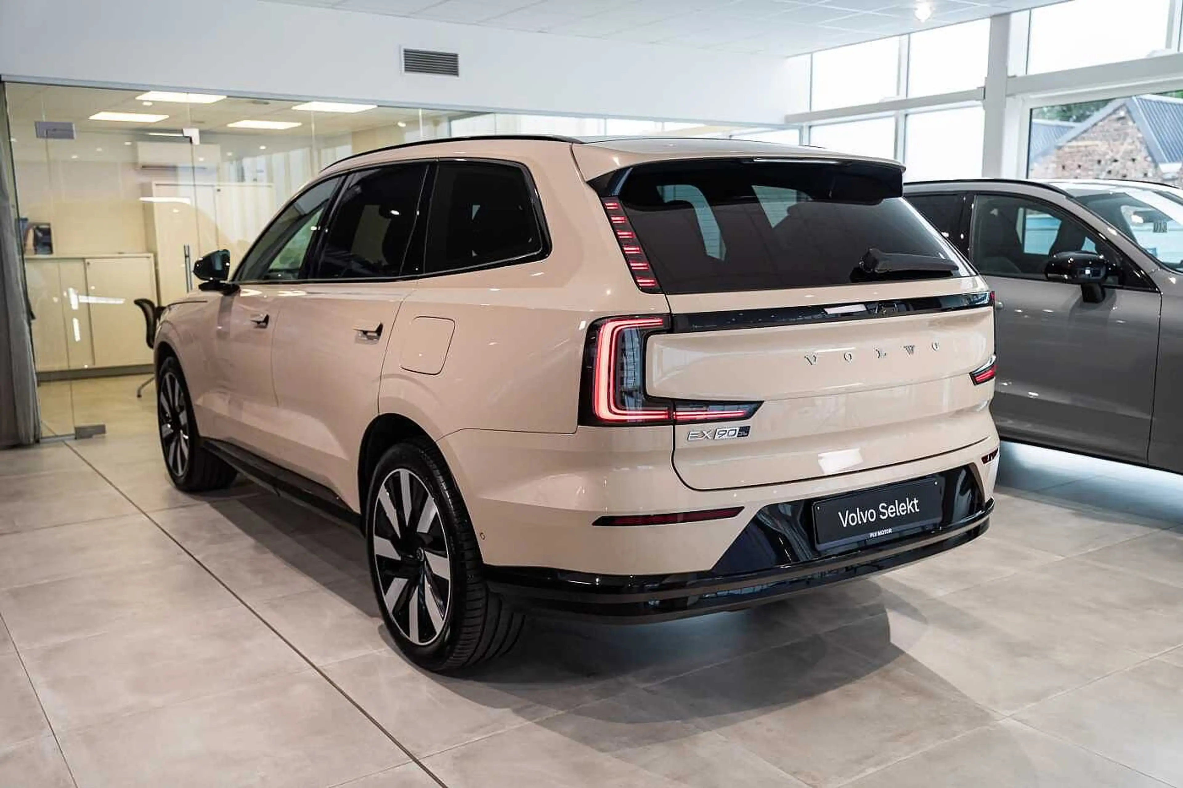 Volvo EX90 Ultra, Twin Motor, 7 places — photo 6