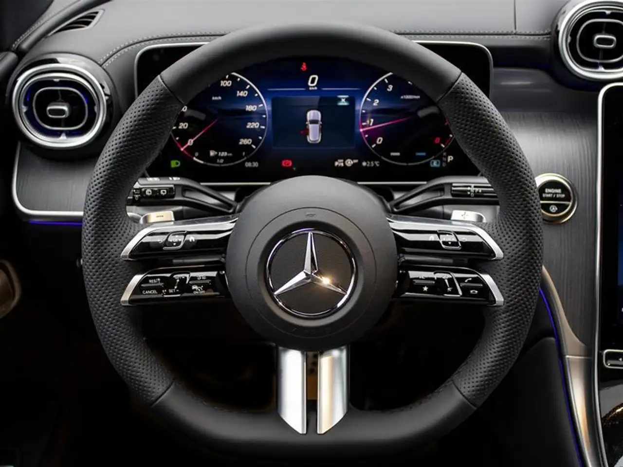 Mercedes-Benz GLC снимка Mercedes-Benz GLC