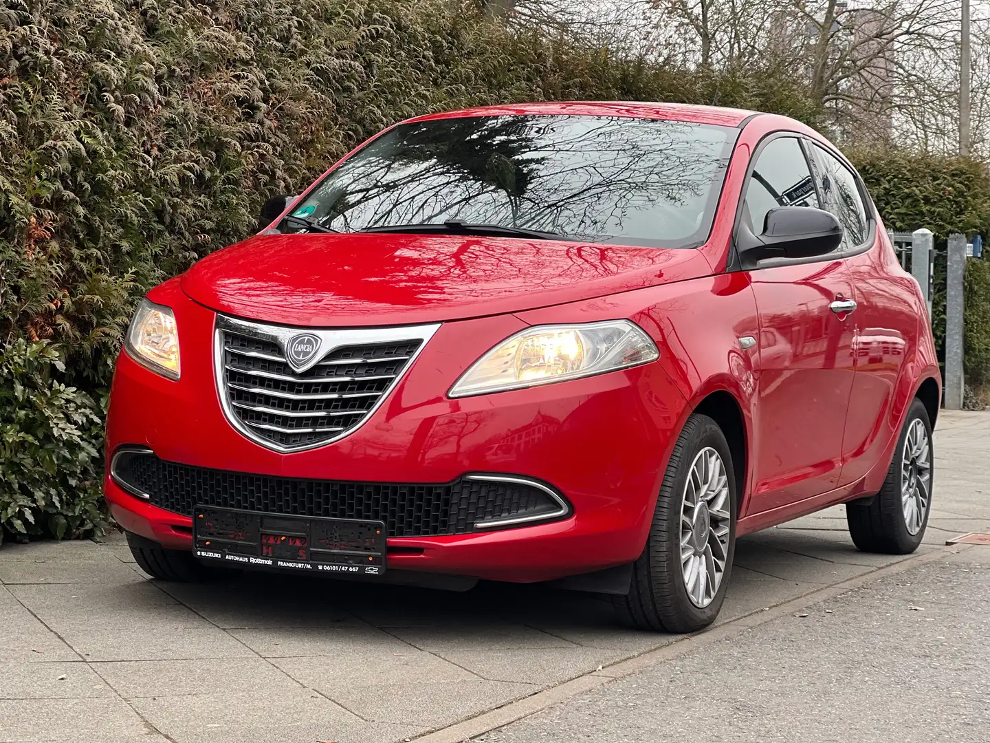 Lancia Ypsilon Y 0.9 TwinAir Turbo 8V Platinum Rot - 1