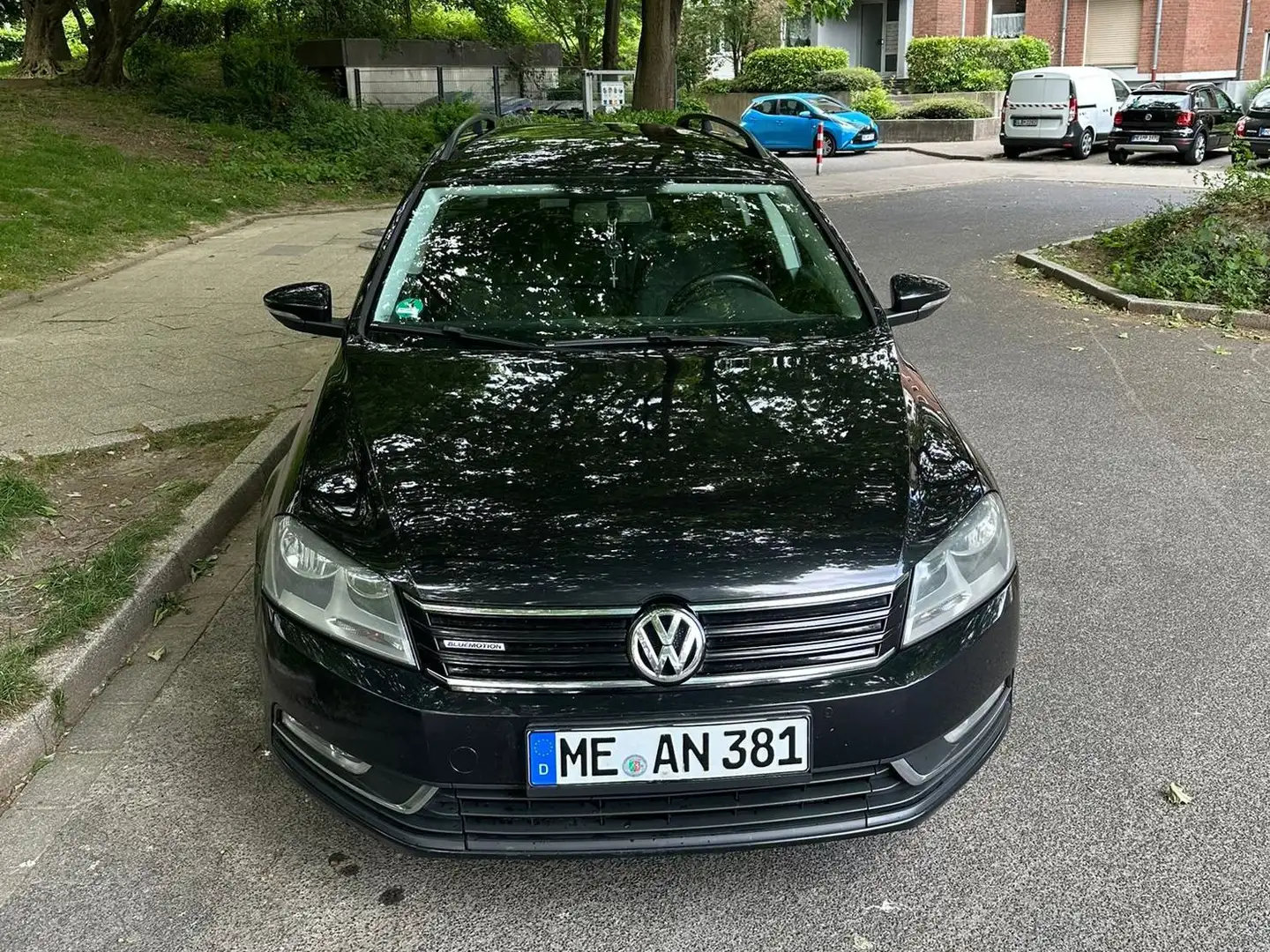 Volkswagen Passat Variant Passat Variant 1.6 TDI BlueMotion Schwarz - 1