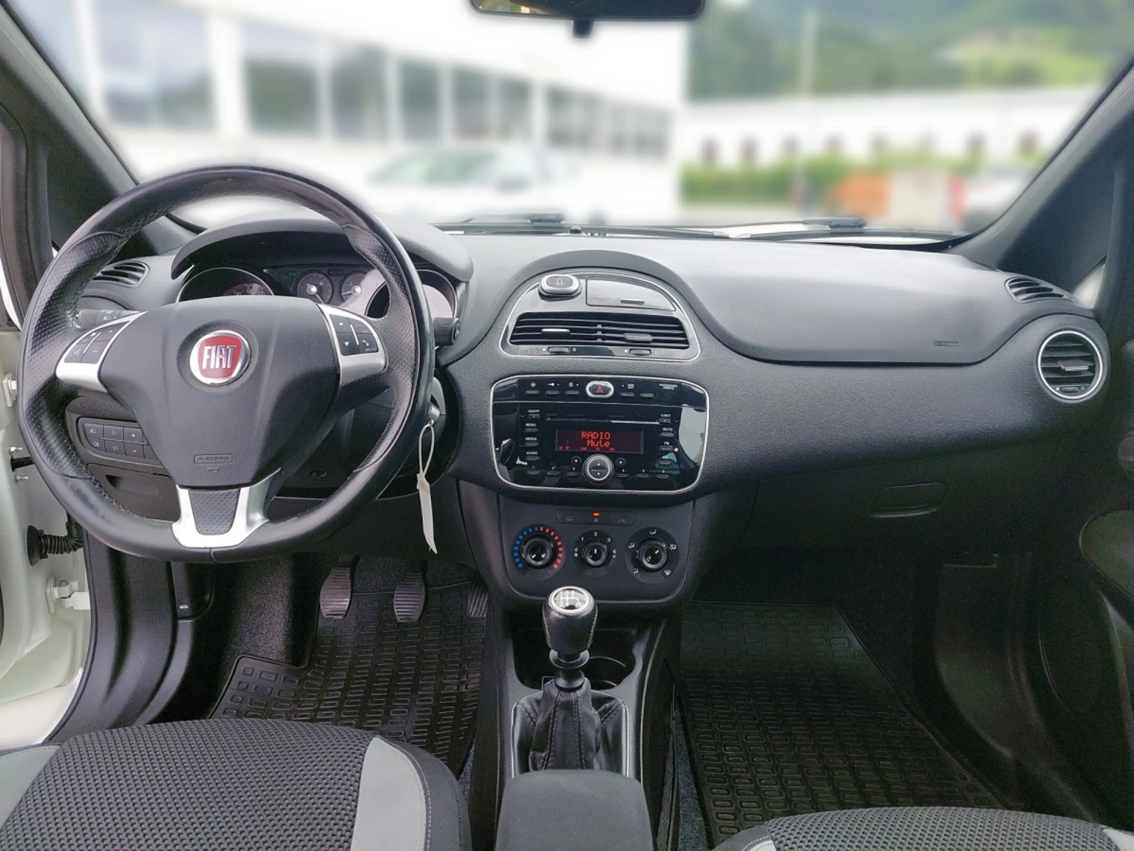 Fiat Punto 1,4 78 Easy — photo 4
