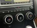 Jaguar E-Pace 2.0 D AWD / CUIR / CARPLAY / CAMERA / FULL SERVICE Negro - thumbnail 24