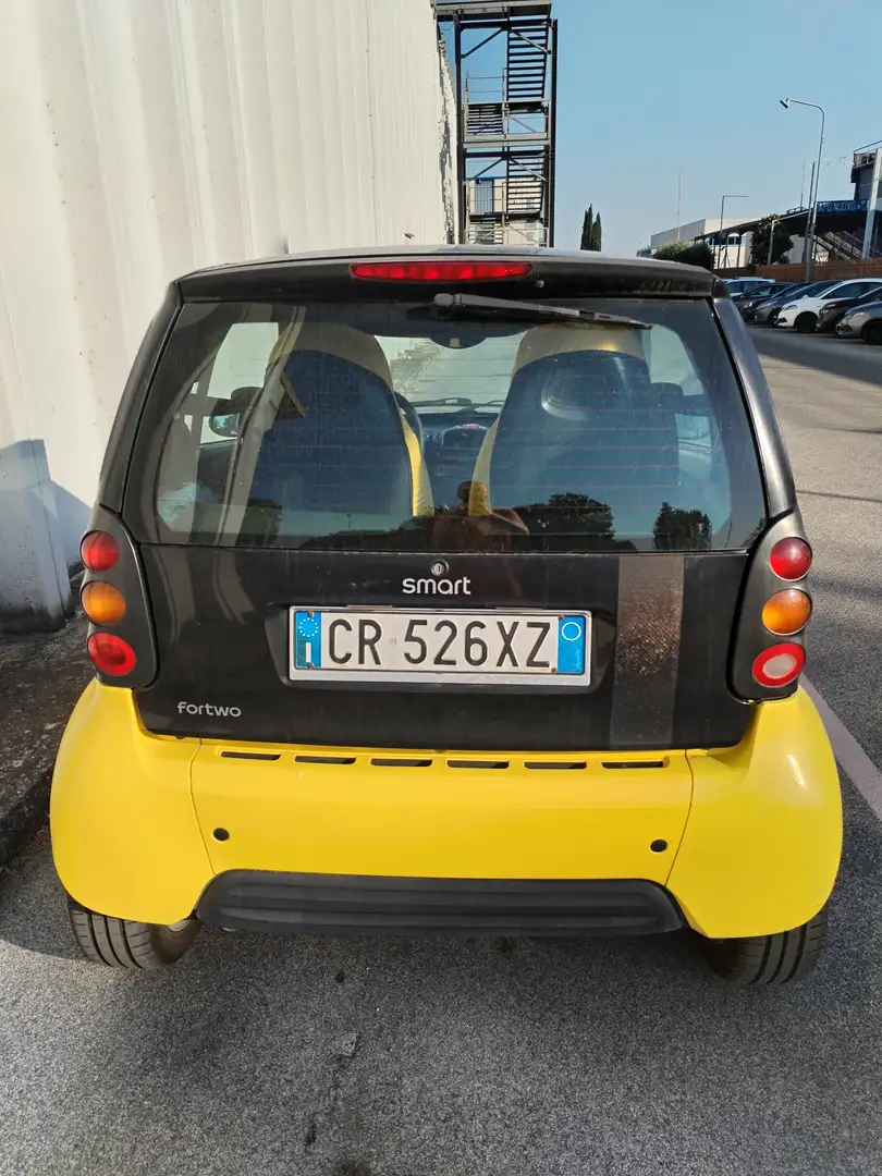 smart forTwo Coupe Giallo - 2