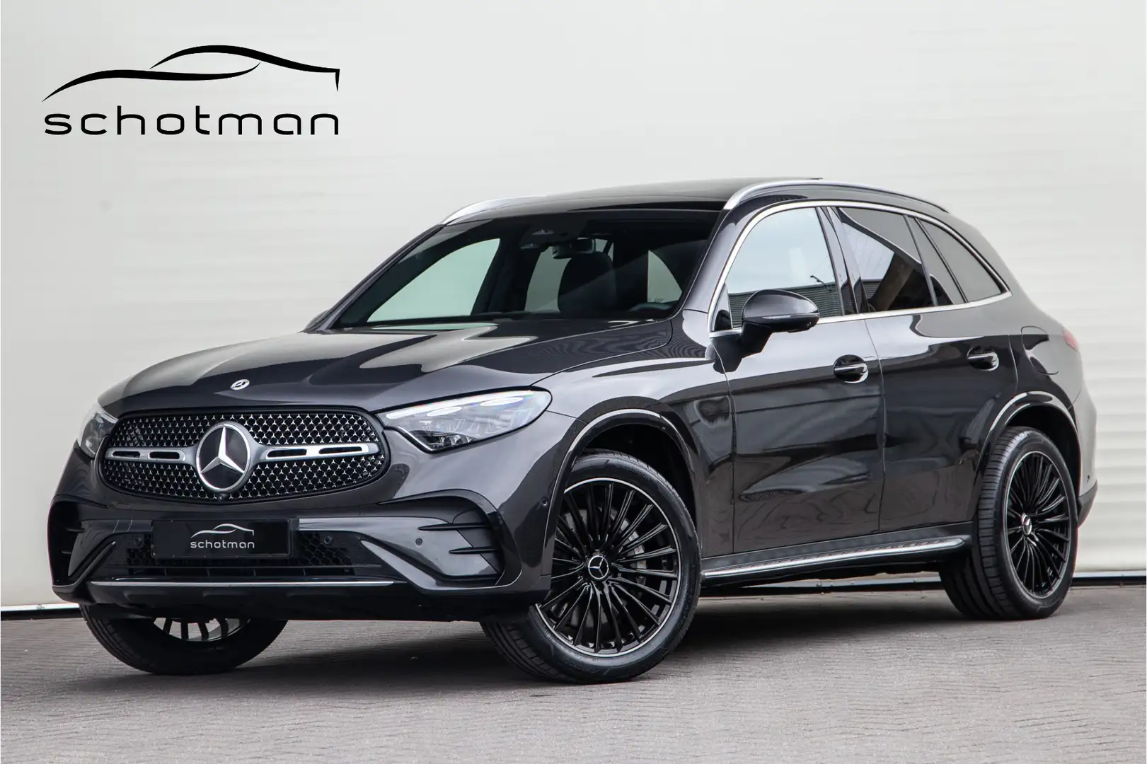 Mercedes-Benz GLC 300 300e 4MATIC AMG Premium, Pano, Distronic, Trekhaak - 1