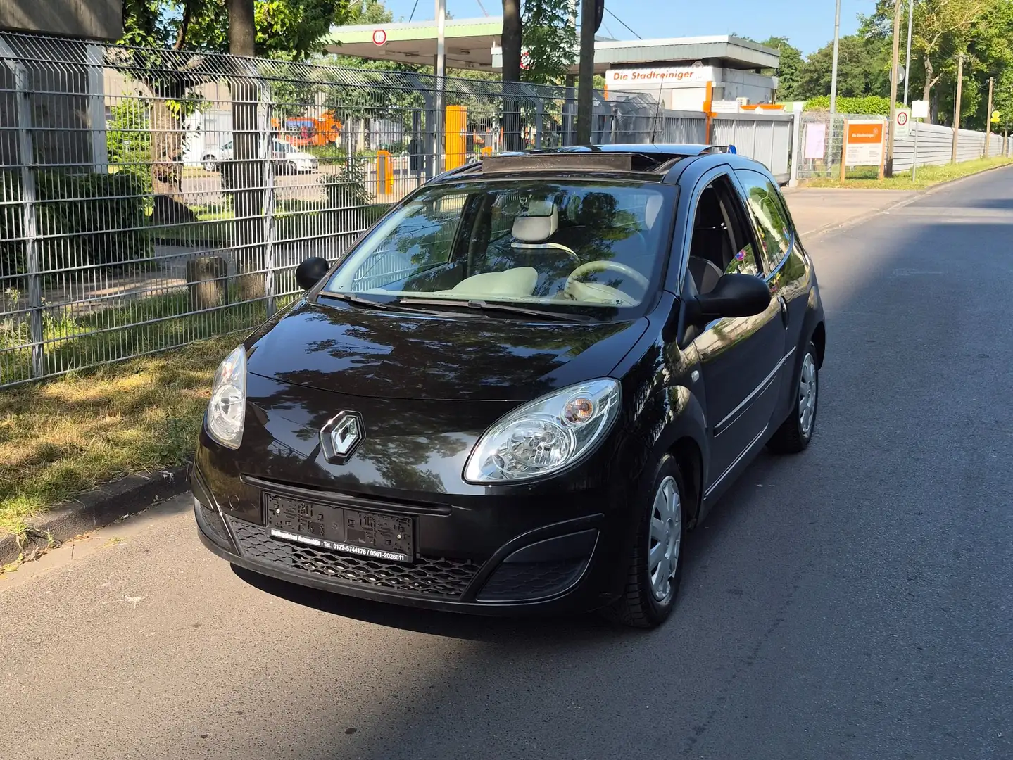 Renault Twingo 1.2 Authentique Schwarz - 2