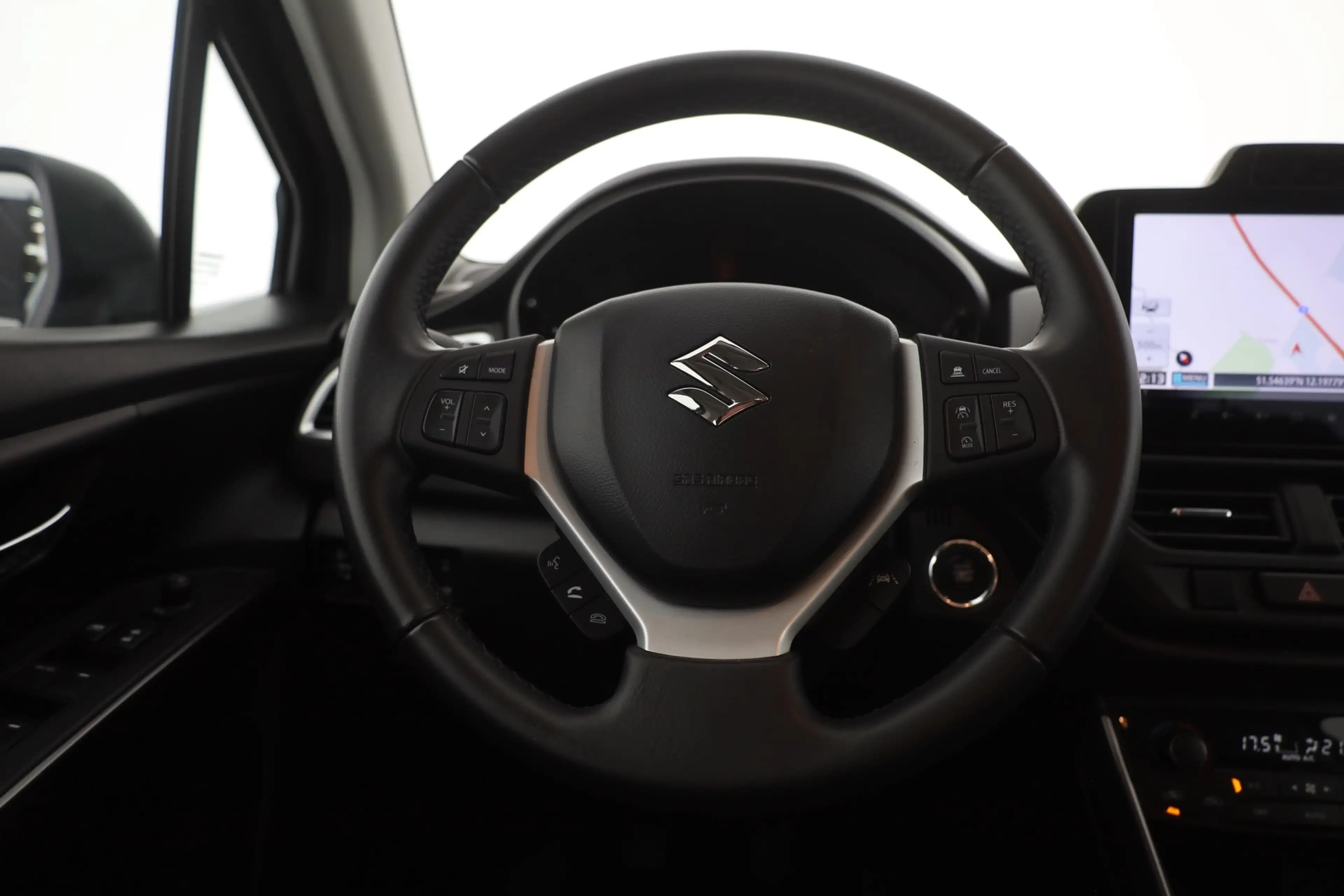 Suzuki SX4 S-Cross S-Cross 1.4 4WD LED ACC Navi Kamera Sitzheizung — photo 15