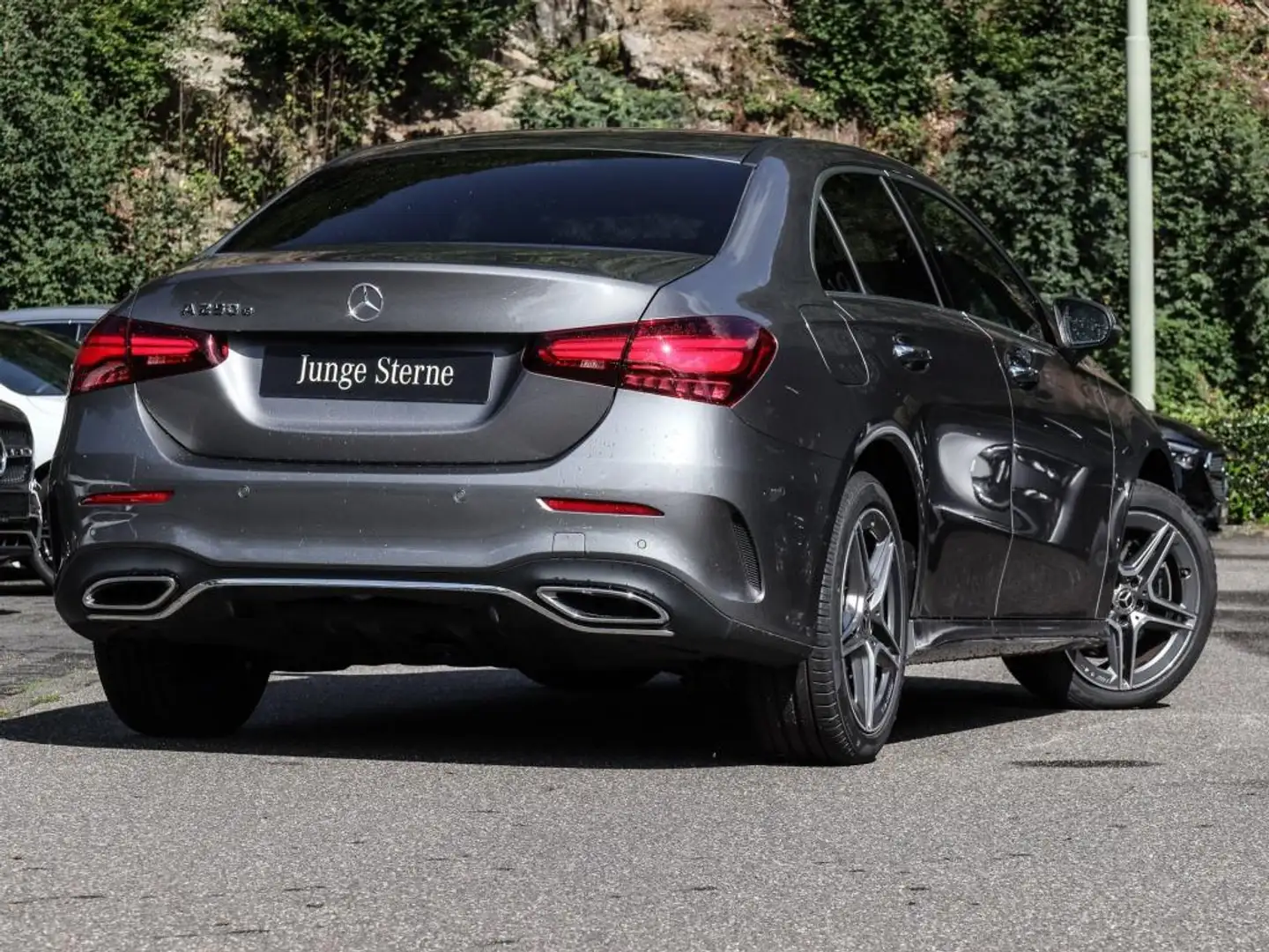 Mercedes-Benz A 250 e Limo AMG-Sport/AHK/Totw/Distr/MBeam/Keyl Gris - 2