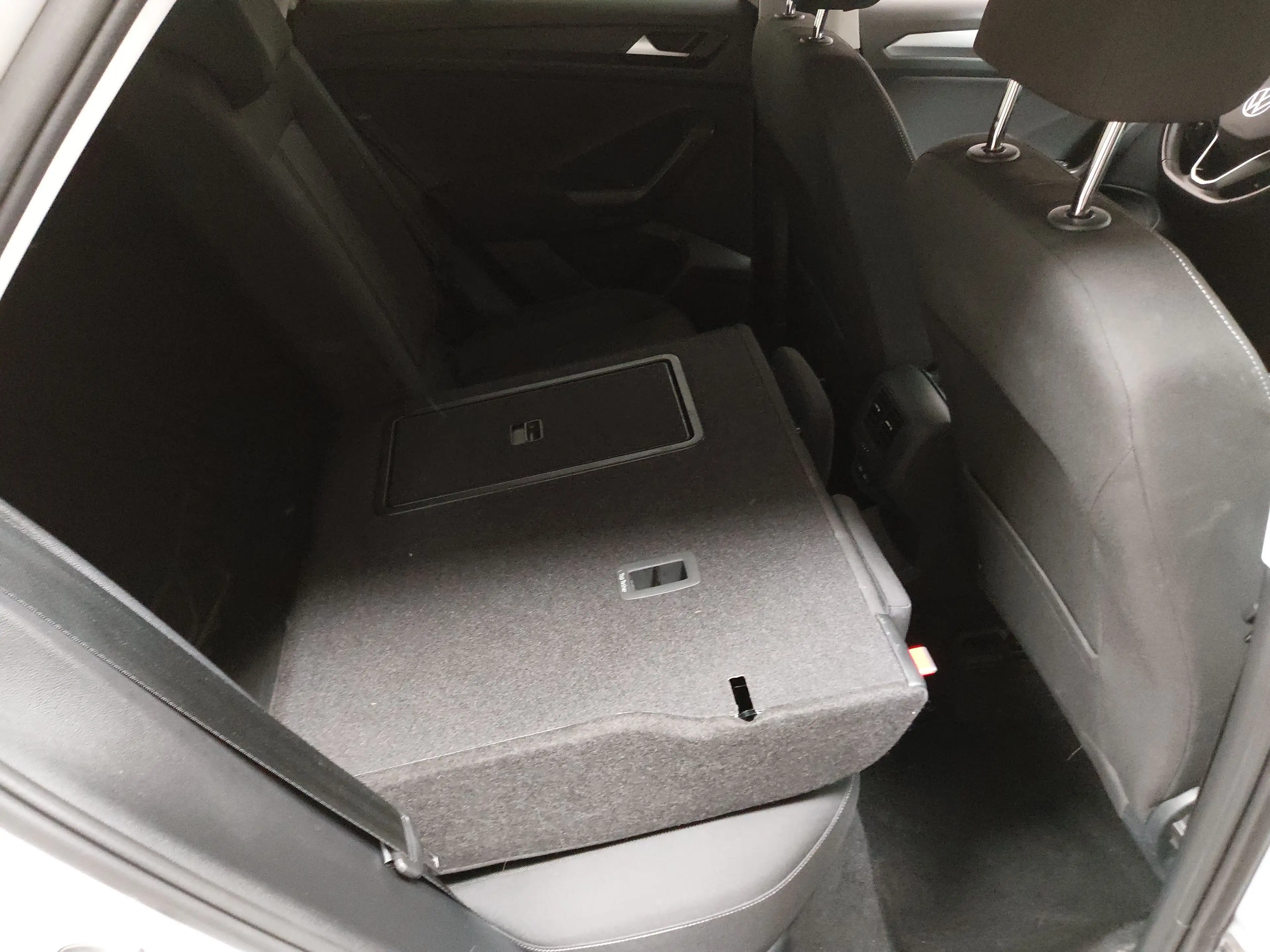 Volkswagen T-Roc 1.0 TSI Life LED DC AHK Sthzg PDC — photo 11