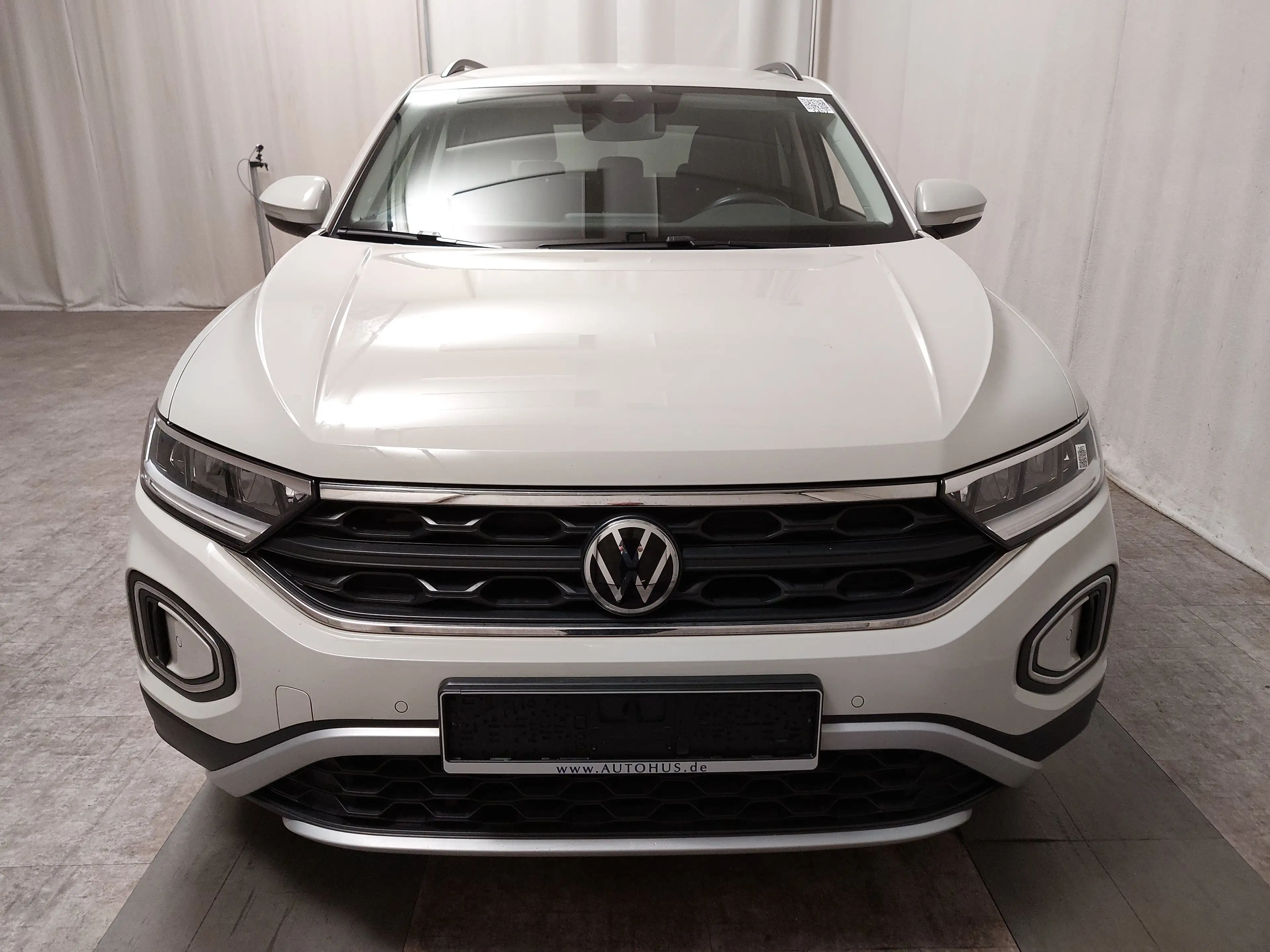 Volkswagen T-Roc 1.0 TSI Life LED DC AHK Sthzg PDC — photo 9