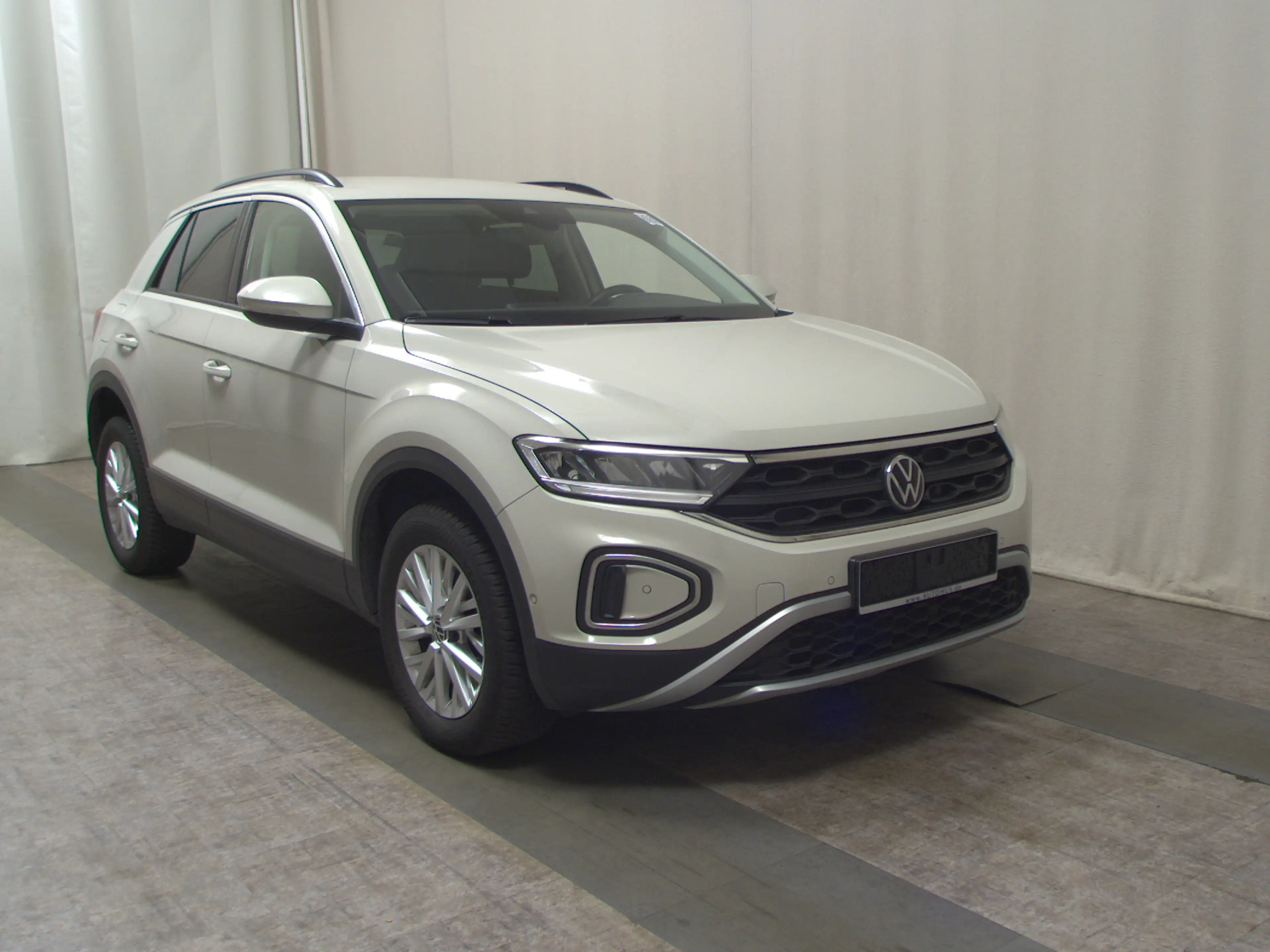 Volkswagen T-Roc 1.0 TSI Life LED DC AHK Sthzg PDC — photo 3