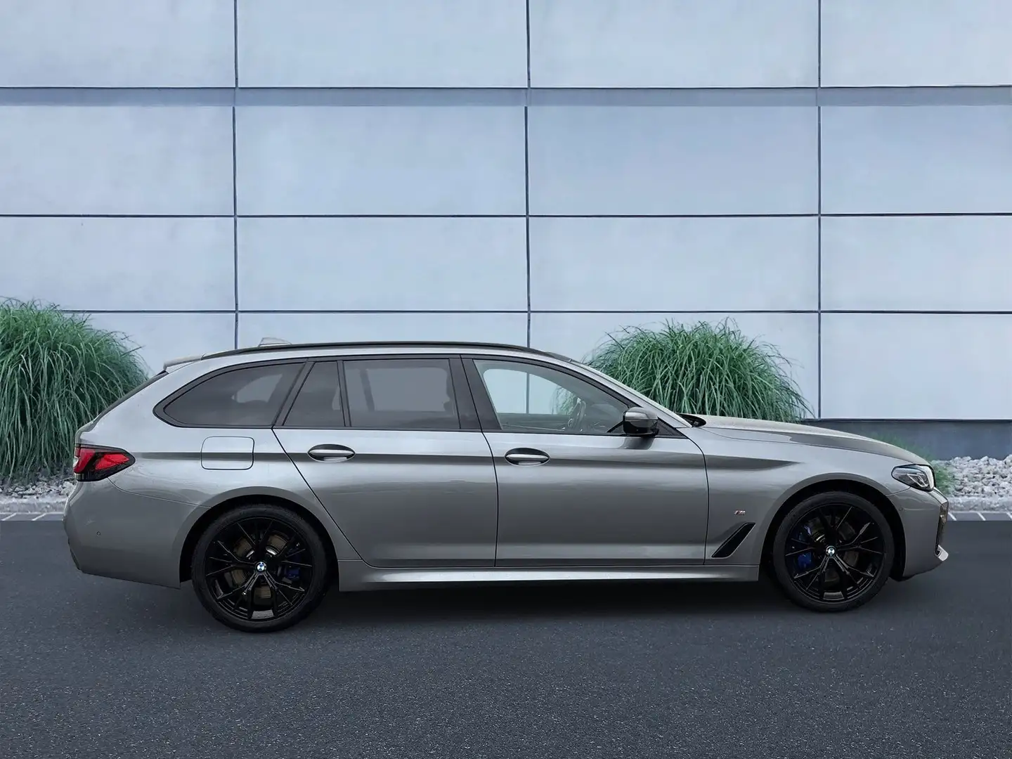 BMW 540 d xDrive Touring M Sportpaket Head-Up DAB Gris - 2