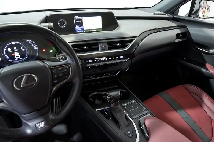 Lexus UX 250h F SPORT 2022, foto 29