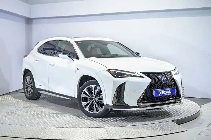 Lexus UX 250h F SPORT 2022, foto 3