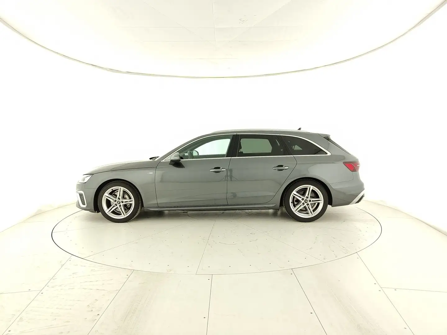 Audi A4 Avant 40 TDI quattro S tronic S line Gris - 2