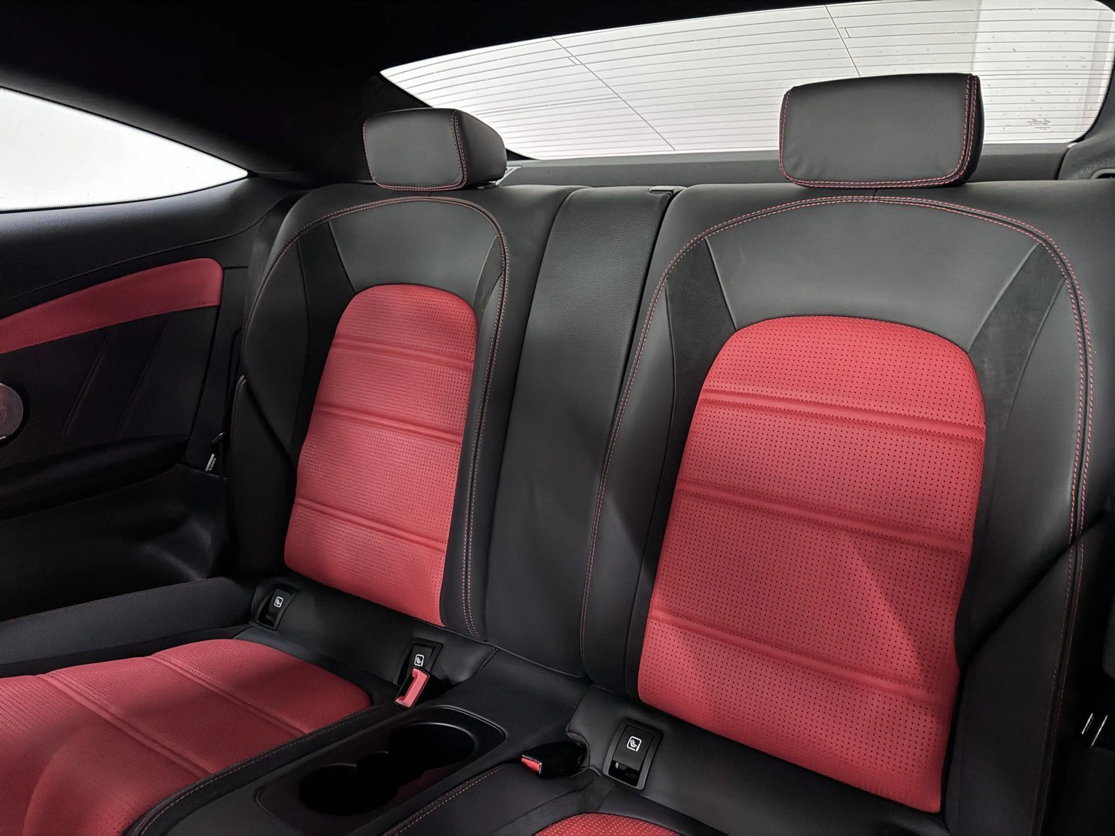 Mercedes-Benz C 63 AMG C 63 S AMG COUPÉ PERF. AGA & SITZE+KERAMIK+AERO — photo 13