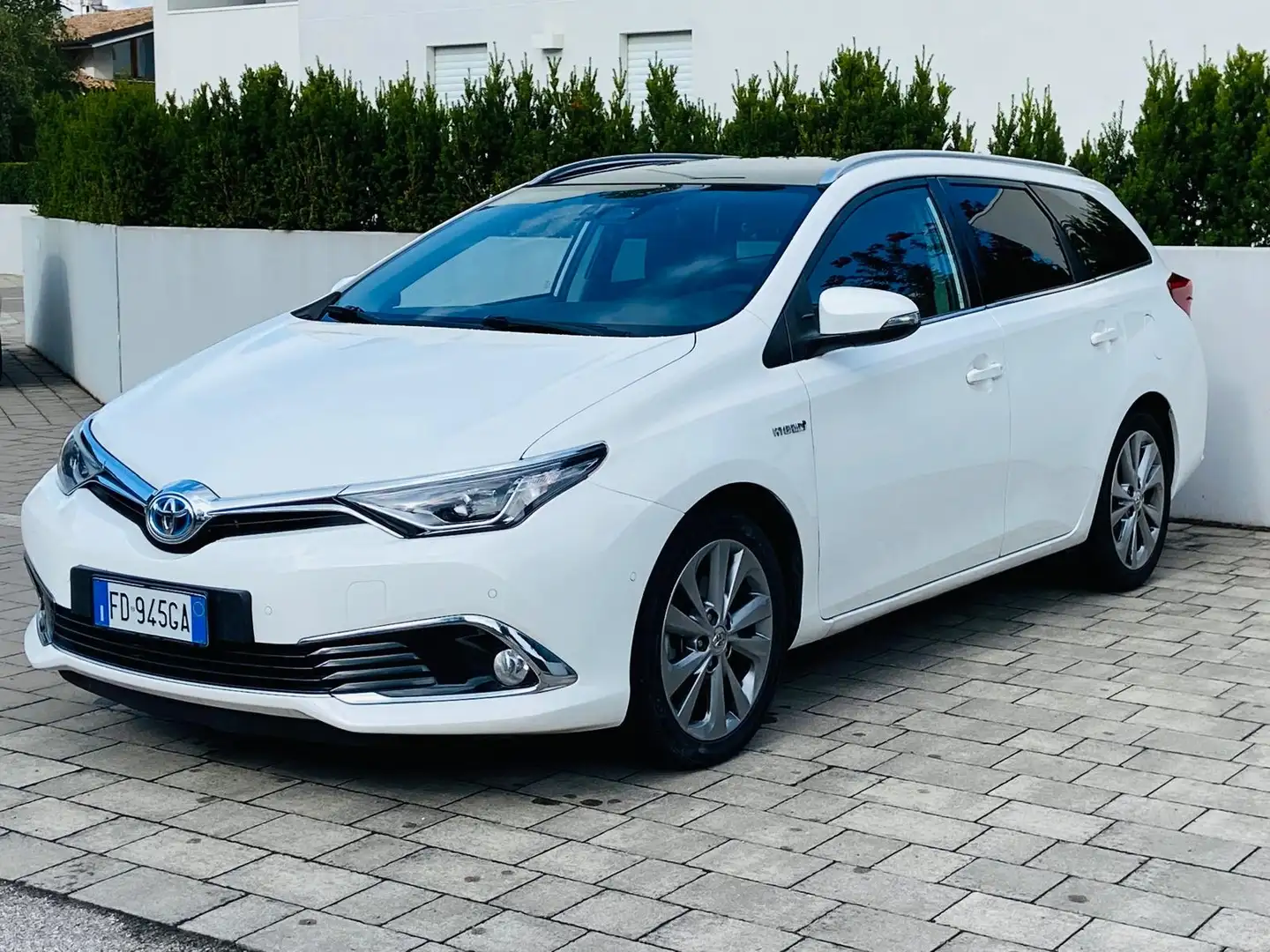 Toyota Auris 1.8 VVT-i Hybrid Automatik Touring Sports Edition- Bianco - 2