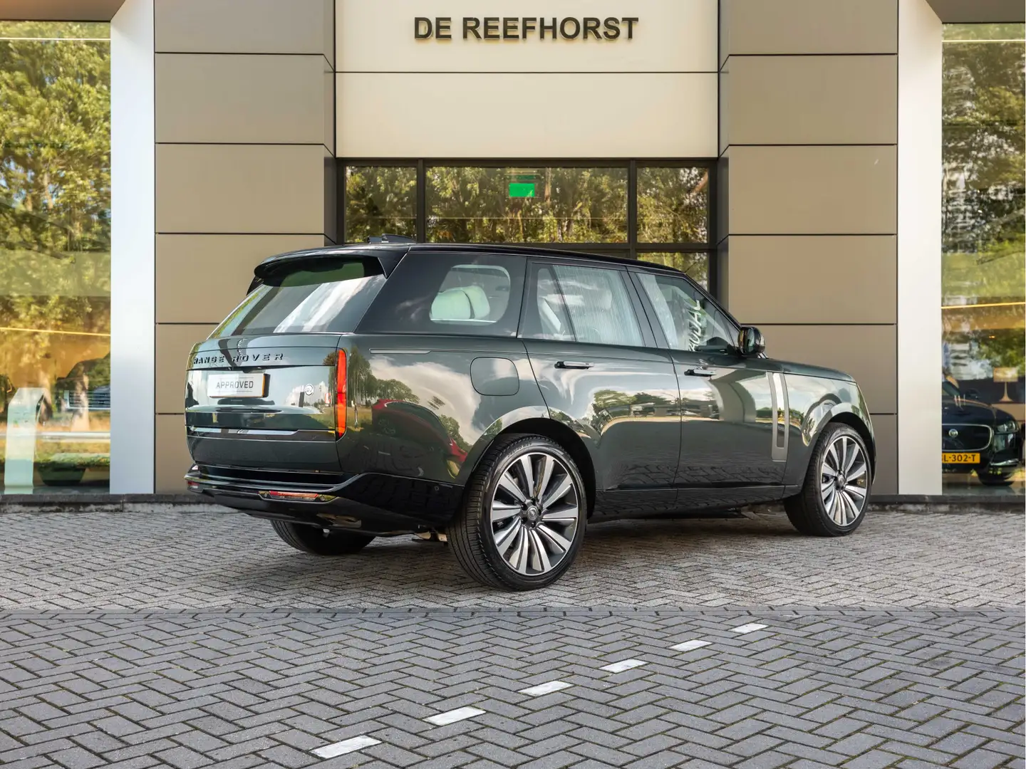 Land Rover Range Rover 4.4 P530 SV MHEV | Nieuwprijs € 289.134 | Signatur Grün - 2