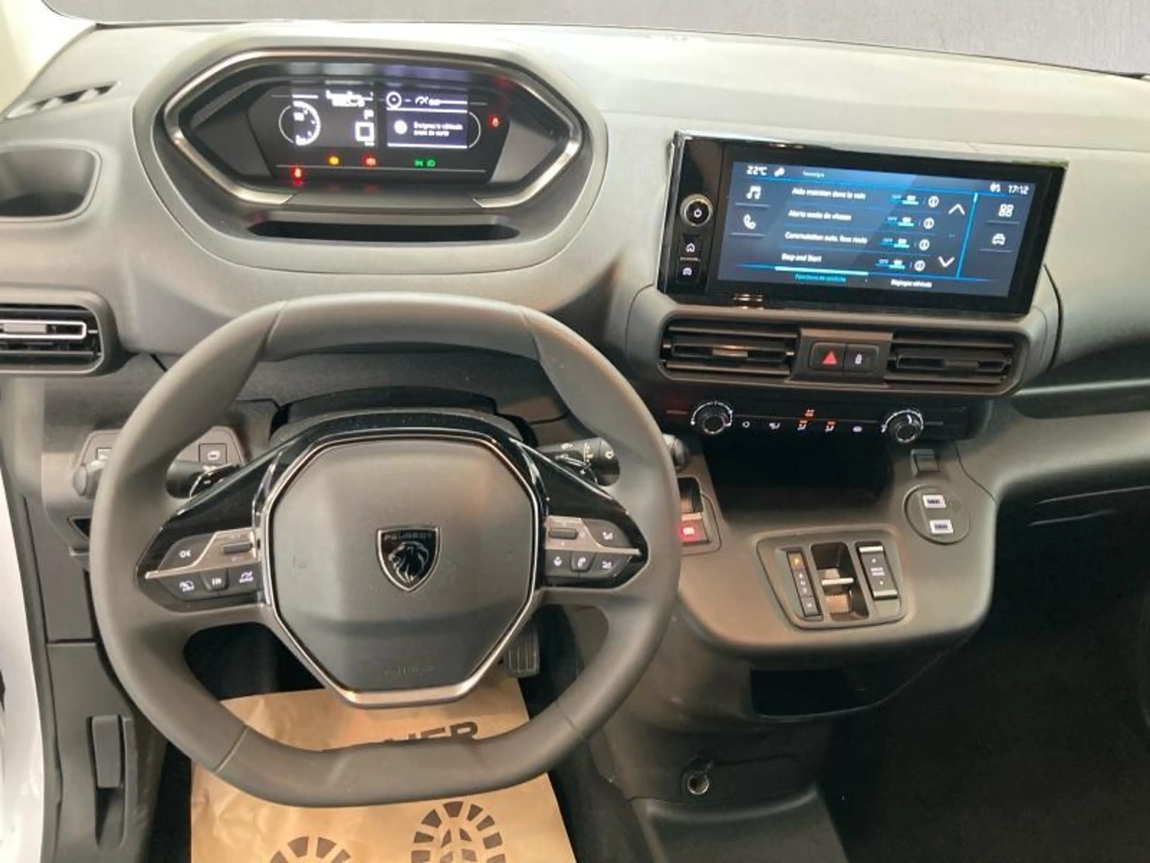 Peugeot Partner Premium - Automatqiue - Pack Bois — photo 14