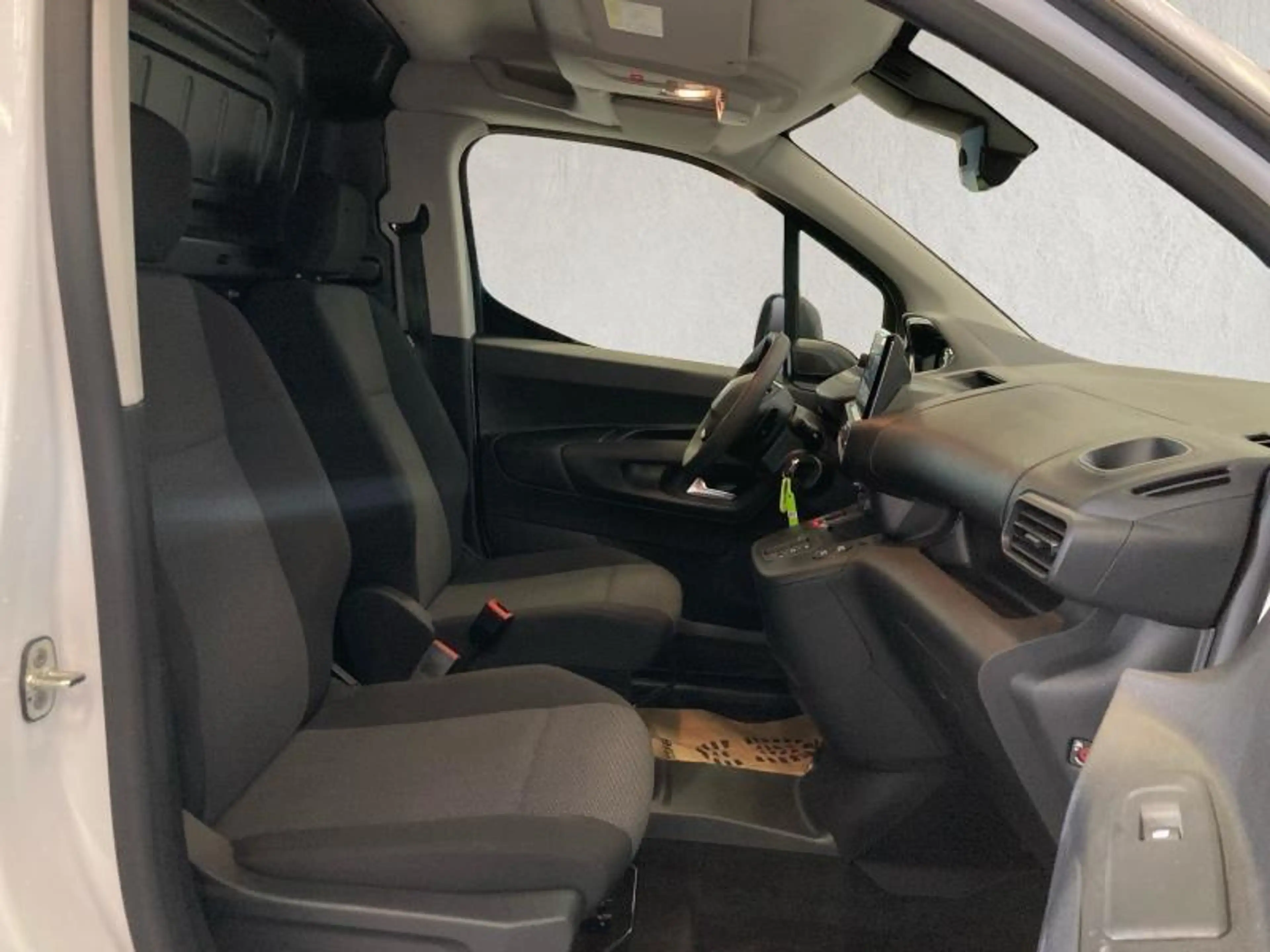 Peugeot Partner Premium - Automatqiue - Pack Bois — photo 12