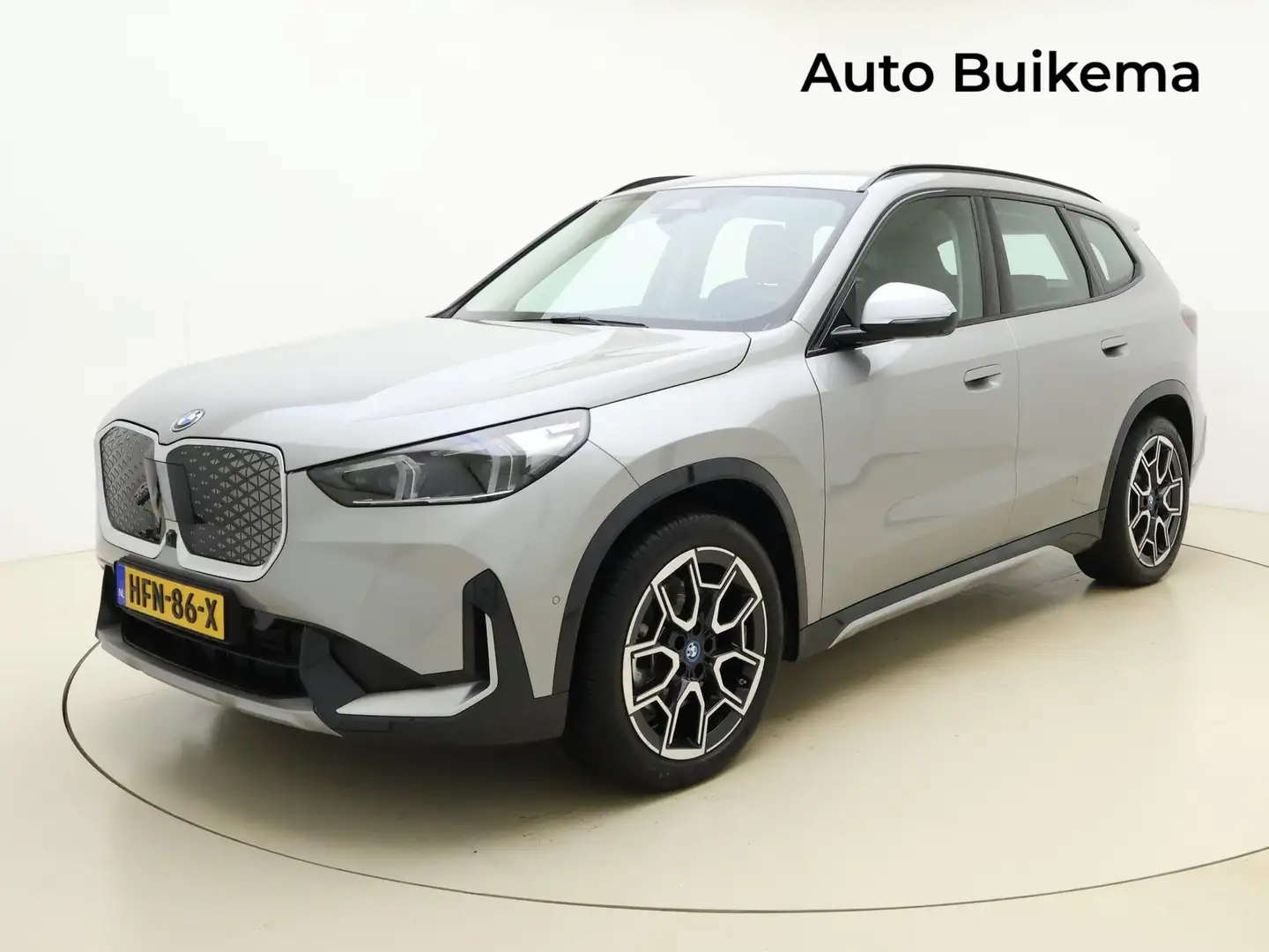 BMW iX1 xDrive30 67 kWh X Line -Trekhaak -HeadUp -Elektr S Gris - 1