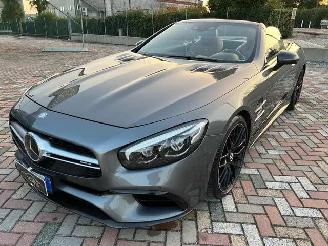 Mercedes-Benz SL 63 AMG Roadster V8