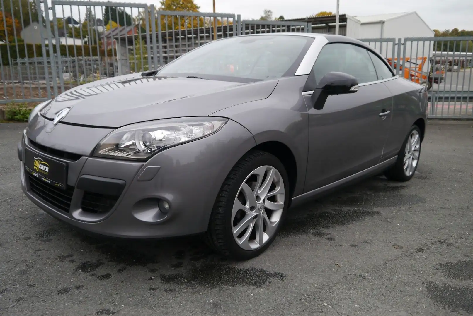 Renault Megane III Coupe / Cabrio Luxe Grau - 2