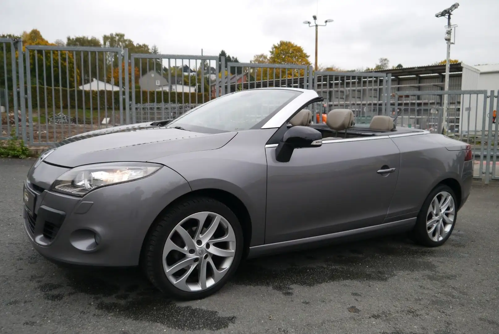 Renault Megane III Coupe / Cabrio Luxe Grau - 1