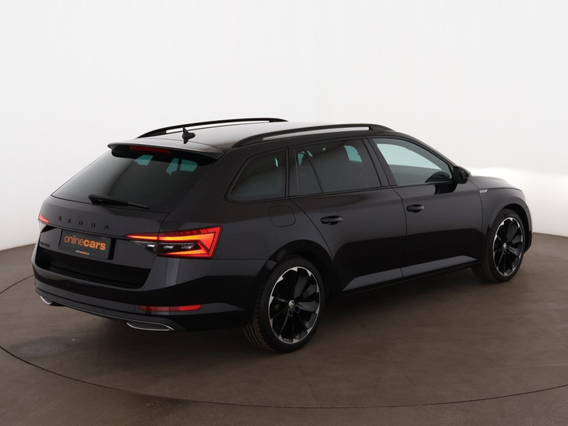 Skoda Superb Combi 2.0 TDI Sportline Aut MATRIX RADAR — photo 8