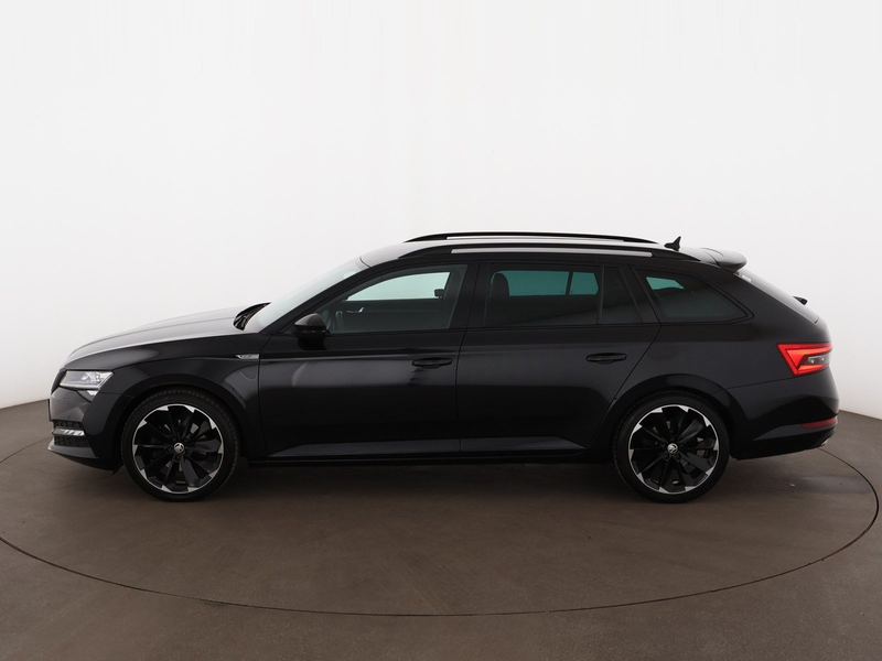 Skoda Superb Combi 2.0 TDI Sportline Aut MATRIX RADAR — photo 5