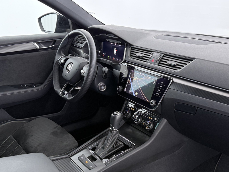 Skoda Superb Combi 2.0 TDI Sportline Aut MATRIX RADAR — photo 14