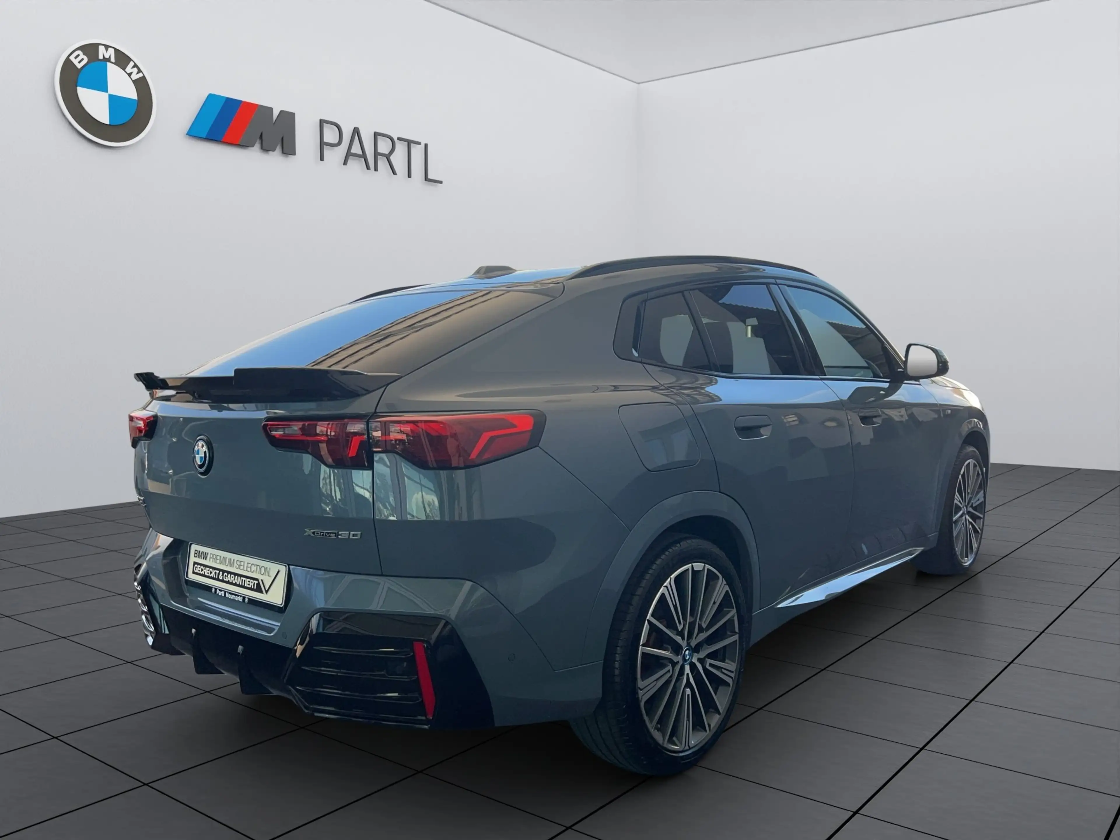 BMW iX2 xDrive30 M-Pro ACC 360° HUD H/K Massage AHK — photo 4