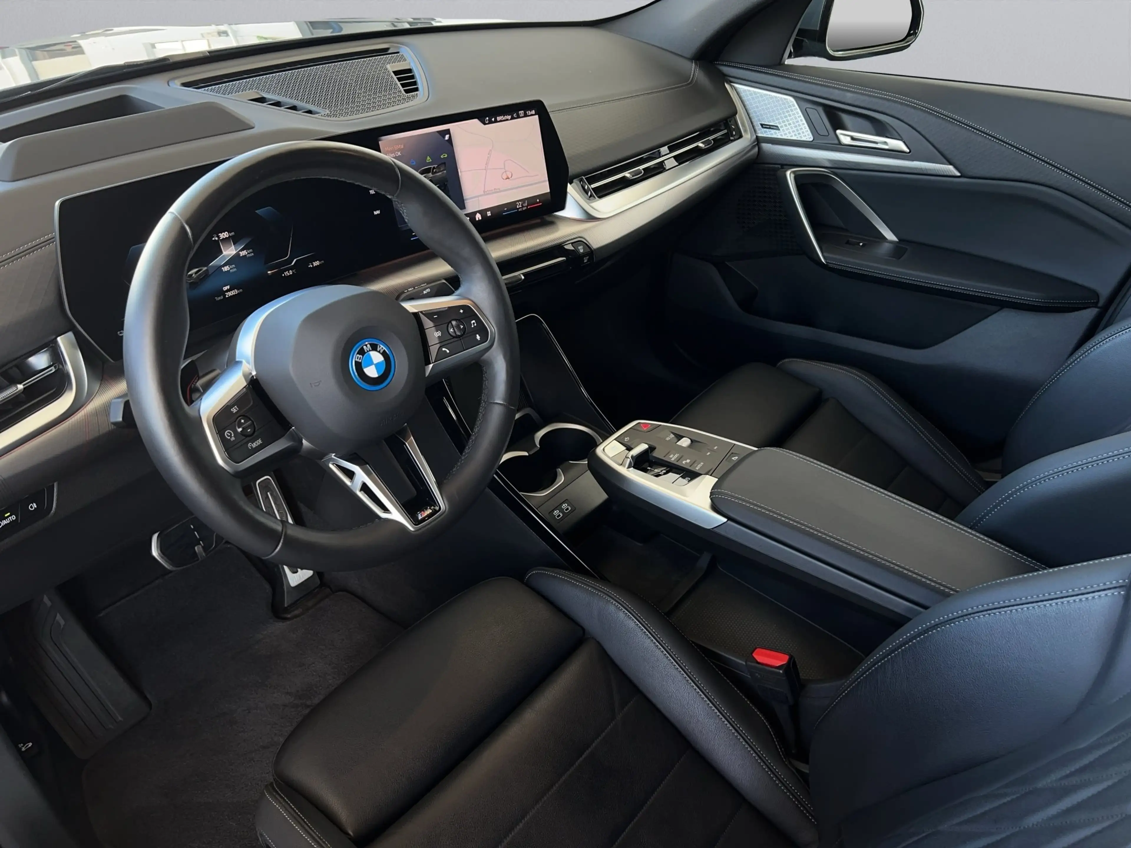 BMW iX2 xDrive30 M-Pro ACC 360° HUD H/K Massage AHK — photo 6