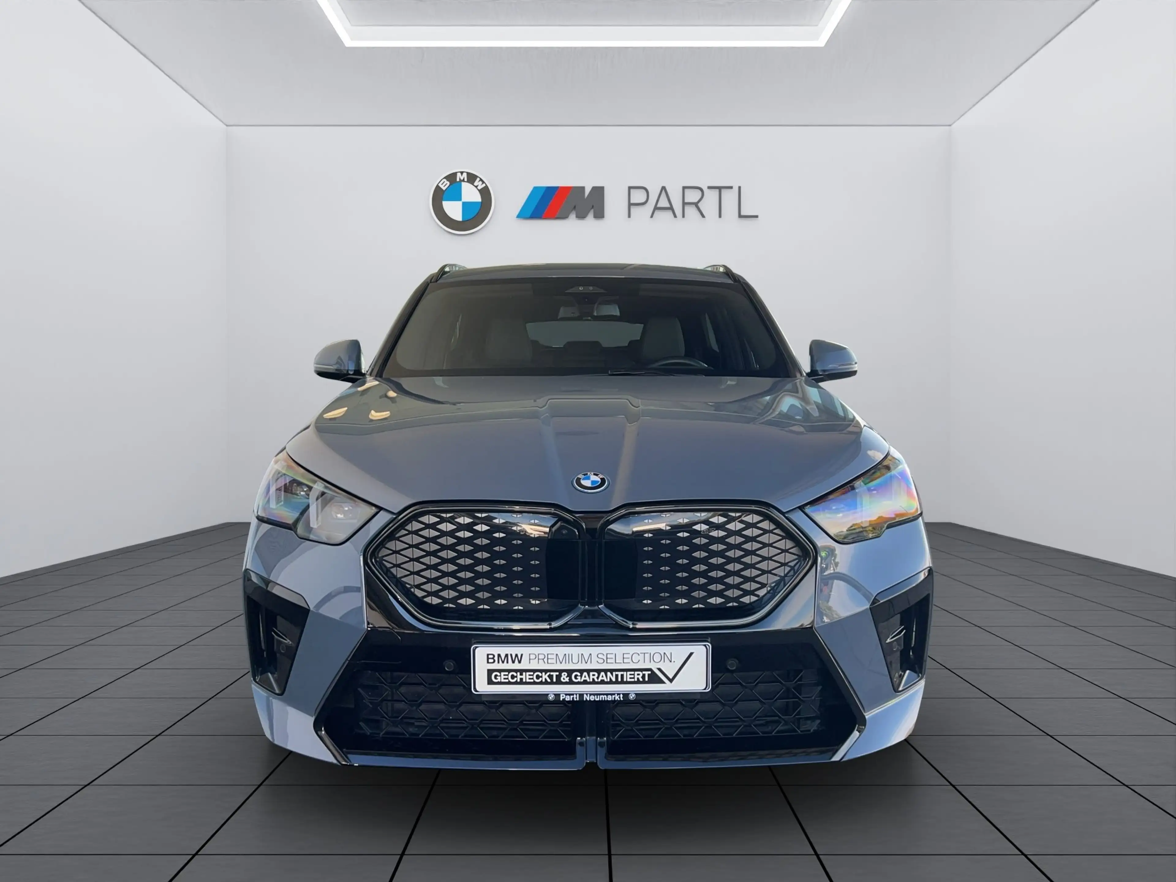 BMW iX2 xDrive30 M-Pro ACC 360° HUD H/K Massage AHK — photo 2