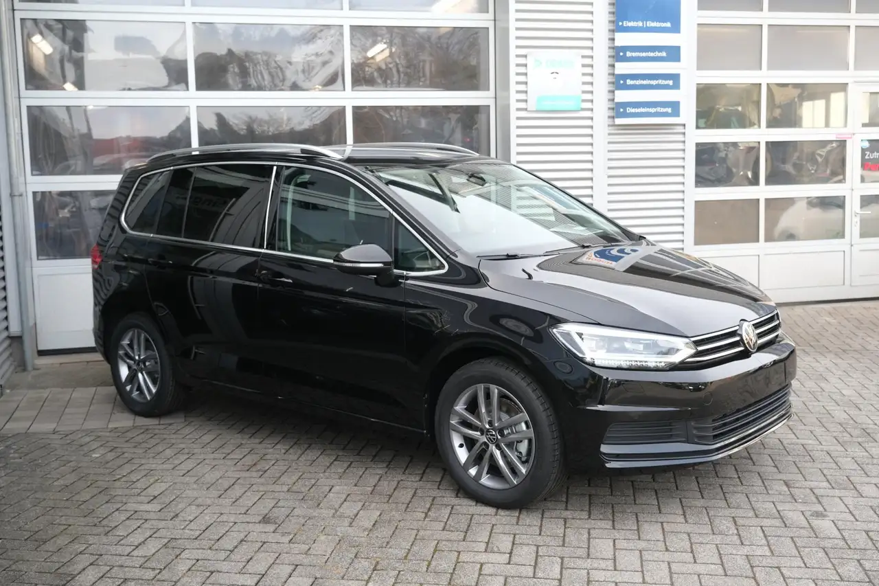 Volkswagen Touran 1.5 TSI DSG Edition 7-Sitze Navi Kamera LED Plu... 3