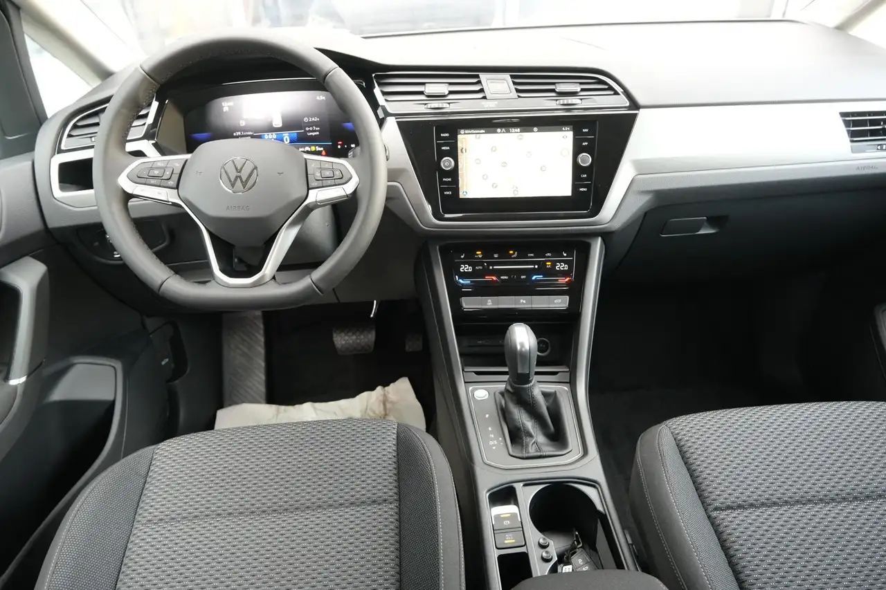 Volkswagen Touran 1.5 TSI DSG Edition 7-Sitze Navi Kamera LED Plu... 9